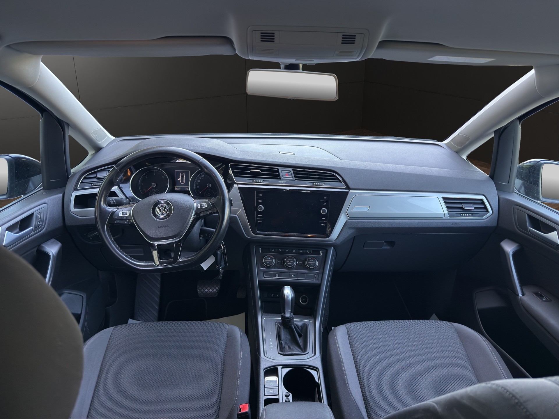VW Touran 1.6 TDI BlueMotion Technology Family 7Plätzer-image-3