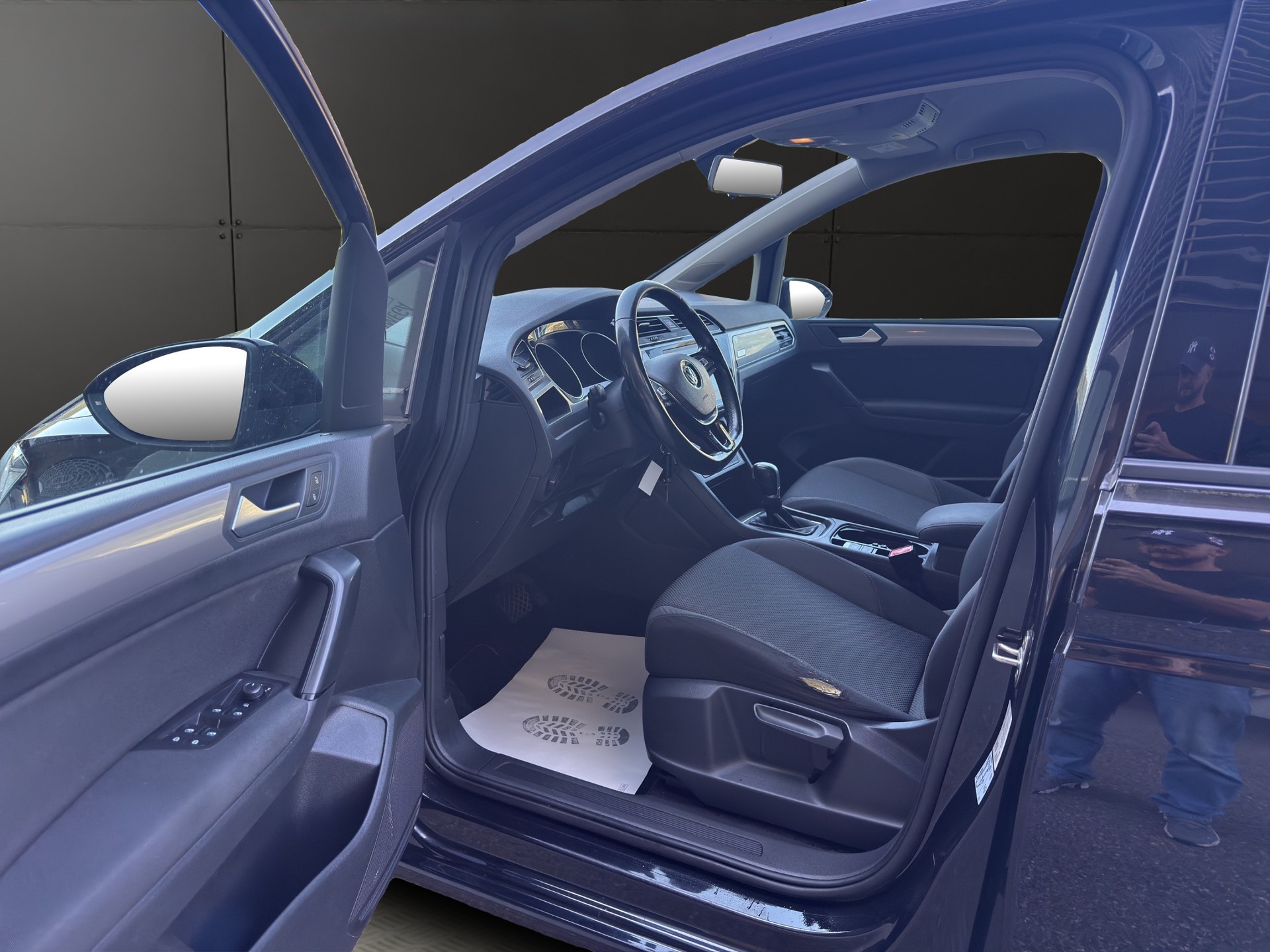 VW Touran 1.6 TDI BlueMotion Technology Family 7Plätzer-image-12