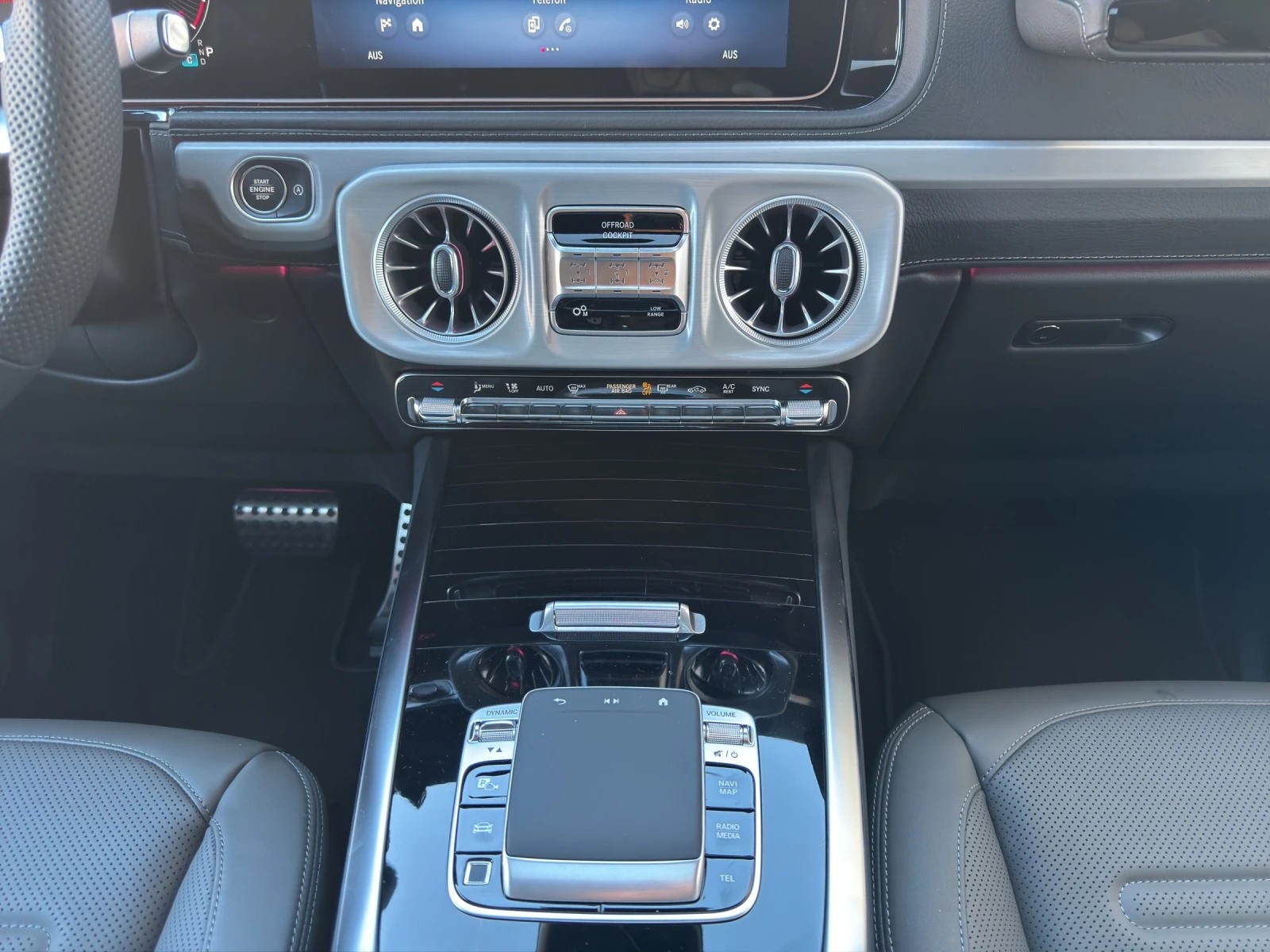 MERCEDES-BENZ G 450d 9G-Tronic-image-12
