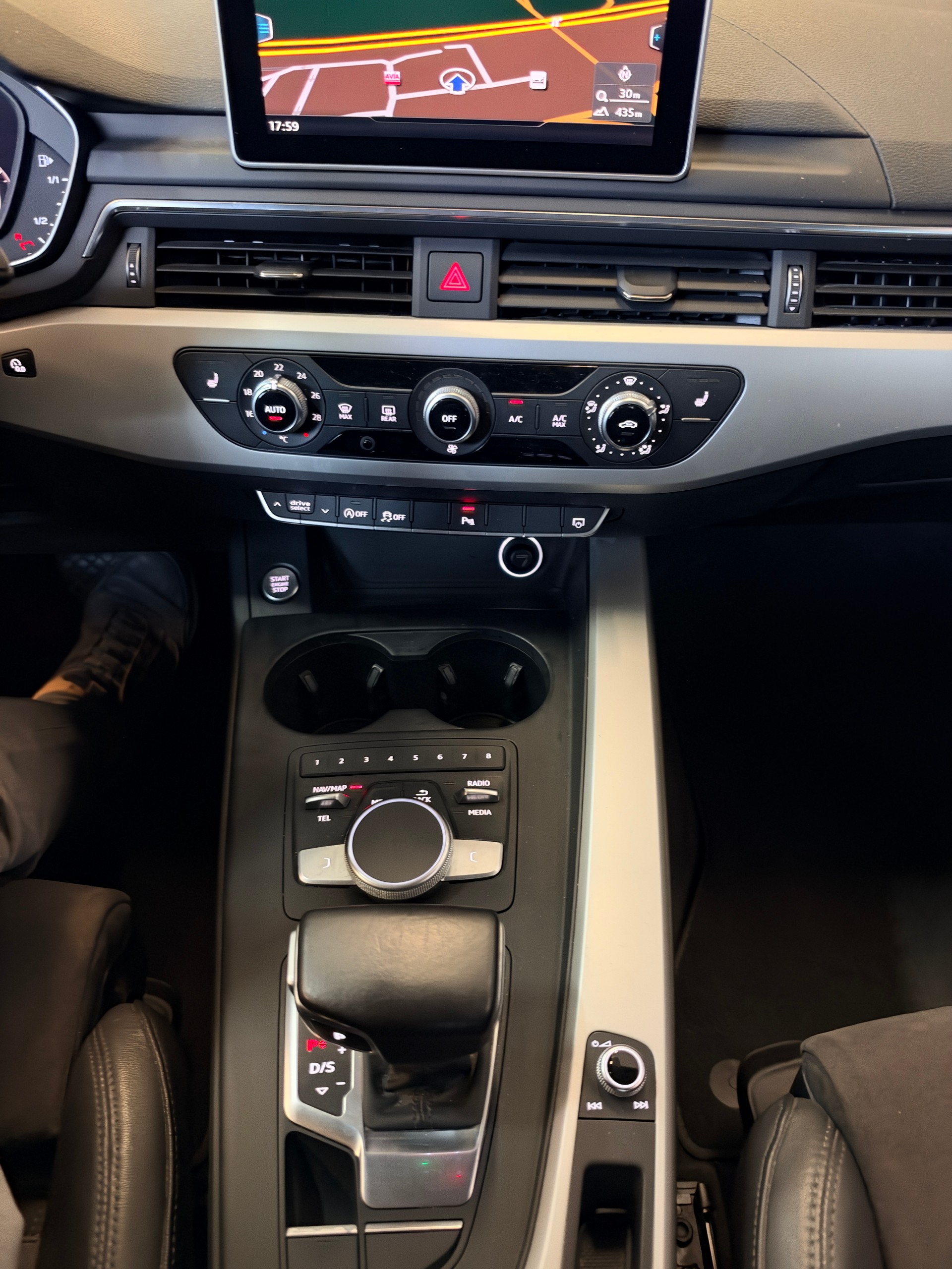 AUDI A4 Avant 2.0 TDI quattro S-tronic-image-13