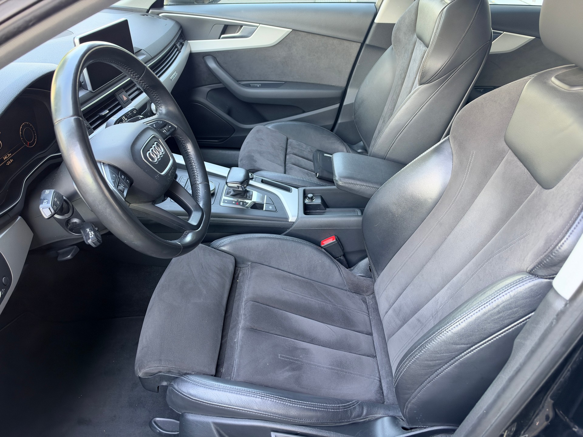 AUDI A4 Avant 2.0 TDI quattro S-tronic-image-4