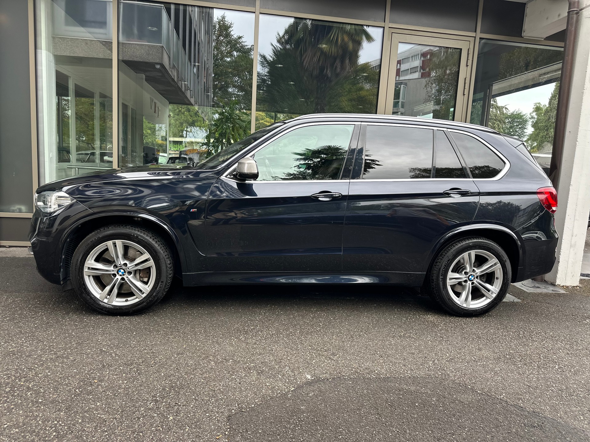 BMW X5 xDrive M50d Steptronic-image-2