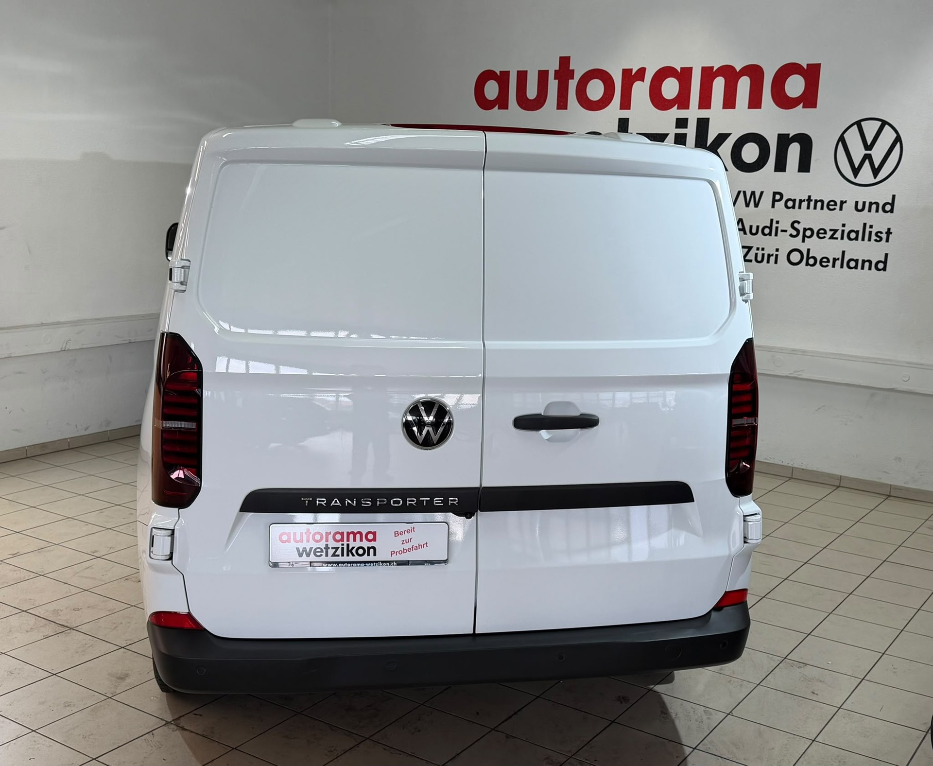VW Transporter 2.0 TDI Lang-showroom-element-3