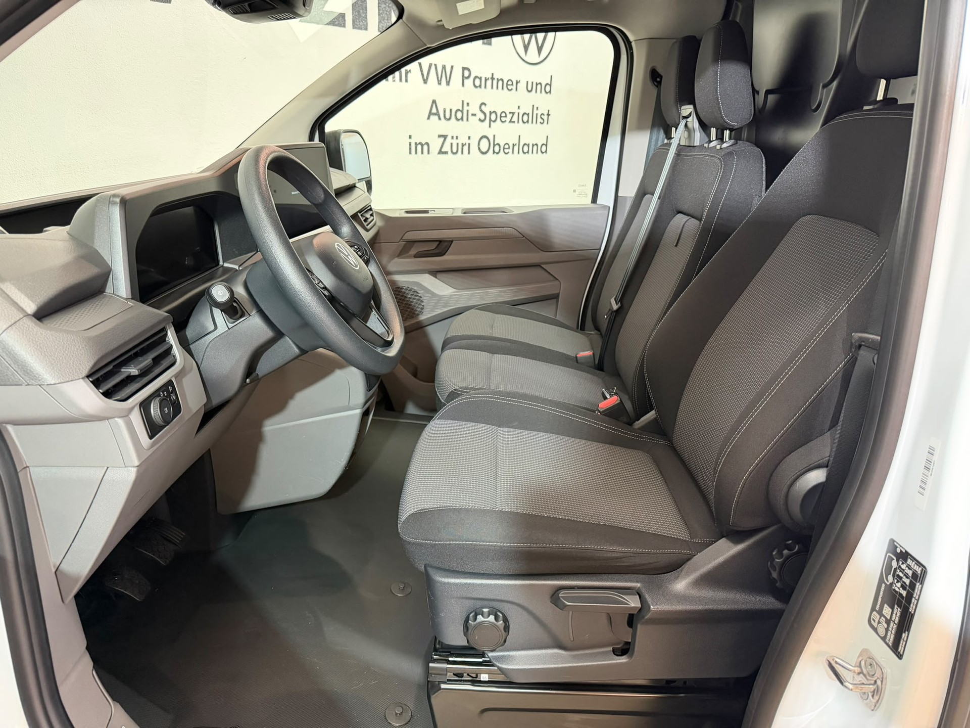VW Transporter 2.0 TDI Lang-image-5
