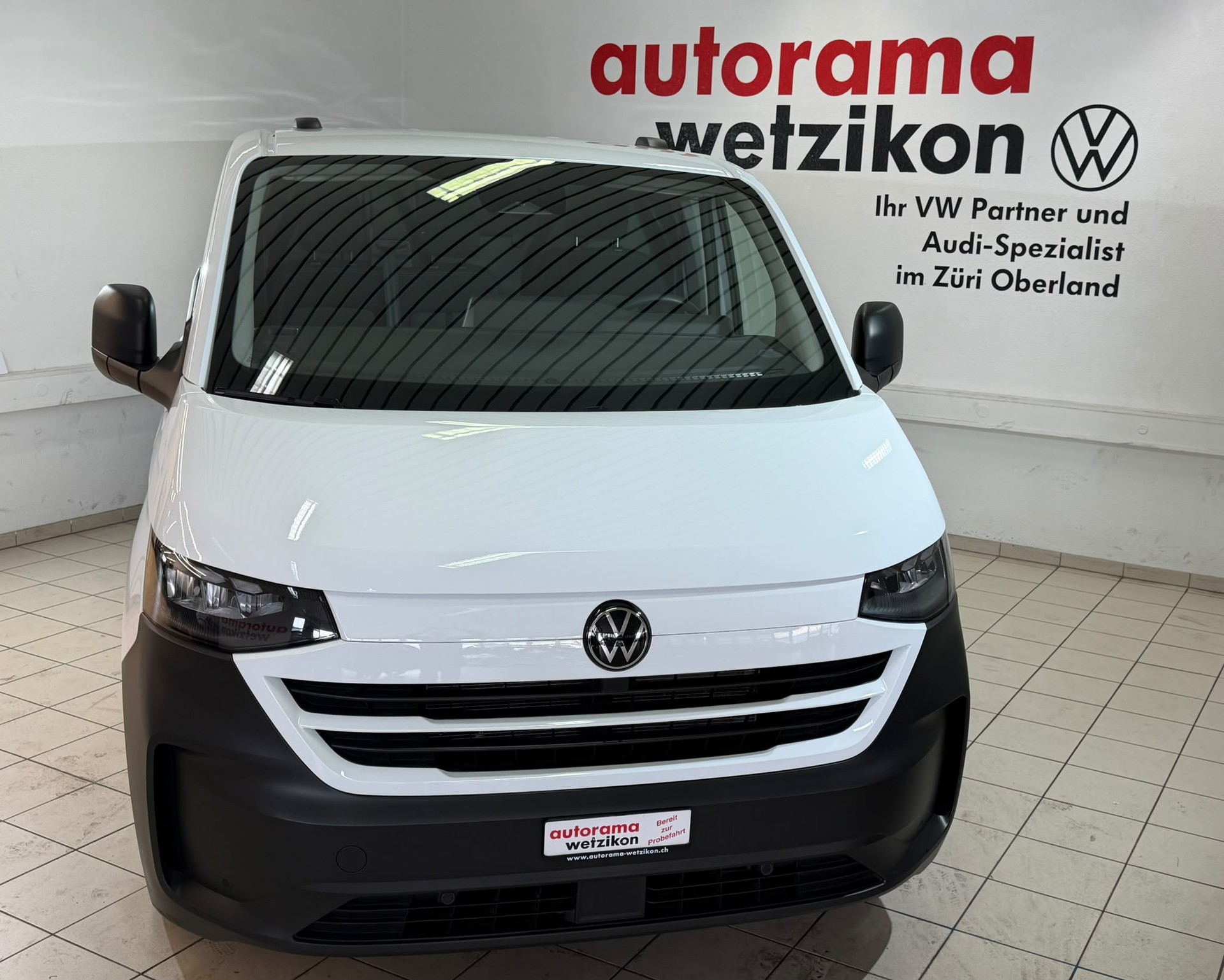 VW Transporter 2.0 TDI Lang-showroom-element-1