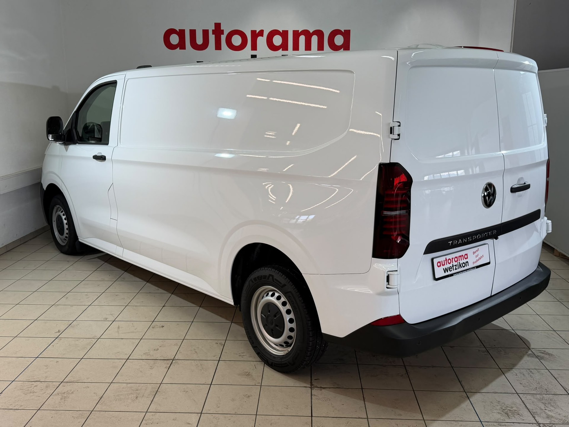 VW Transporter 2.0 TDI Lang-showroom-element-2