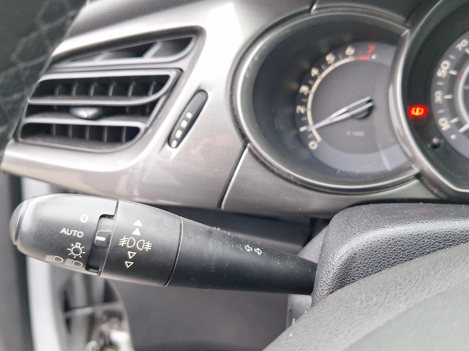 CITROEN Citroën C3 1.4 VTi Exclusive-image-18