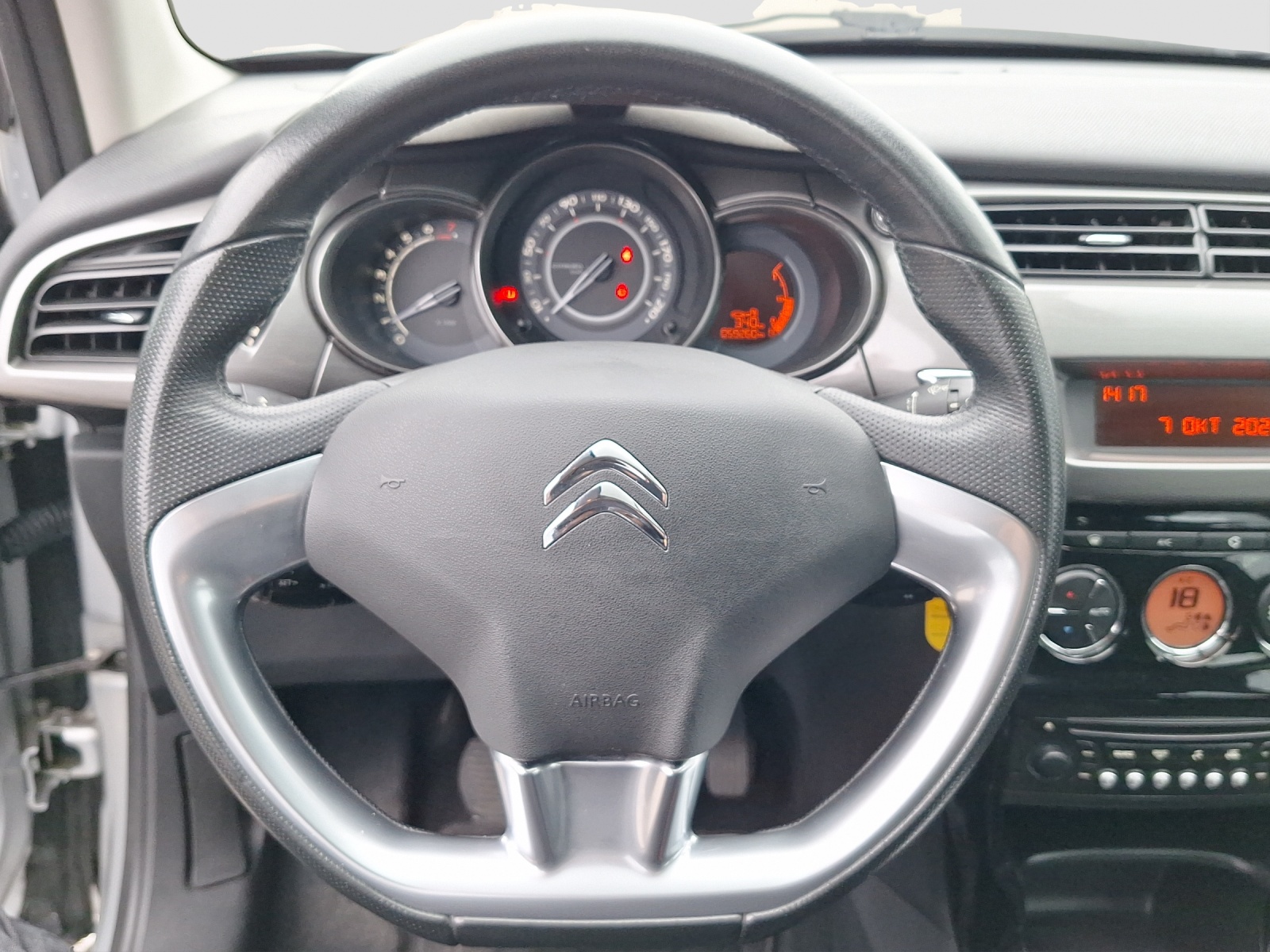 CITROEN Citroën C3 1.4 VTi Exclusive-image-13