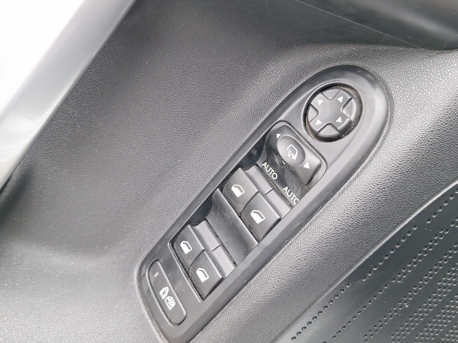 CITROEN Citroën C3 1.4 VTi Exclusive-image-19