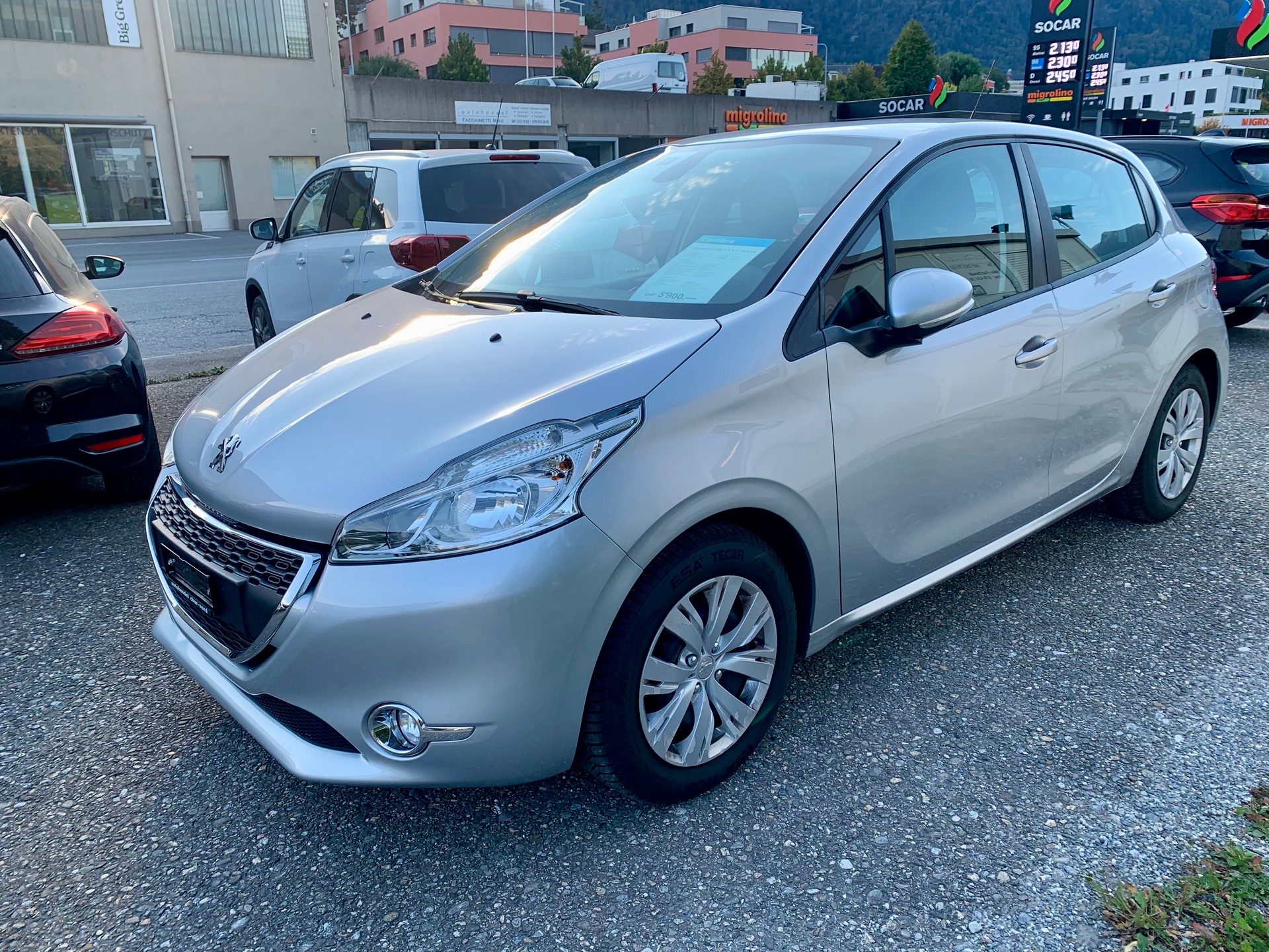 PEUGEOT 208 1.2 VTI Active-image-1