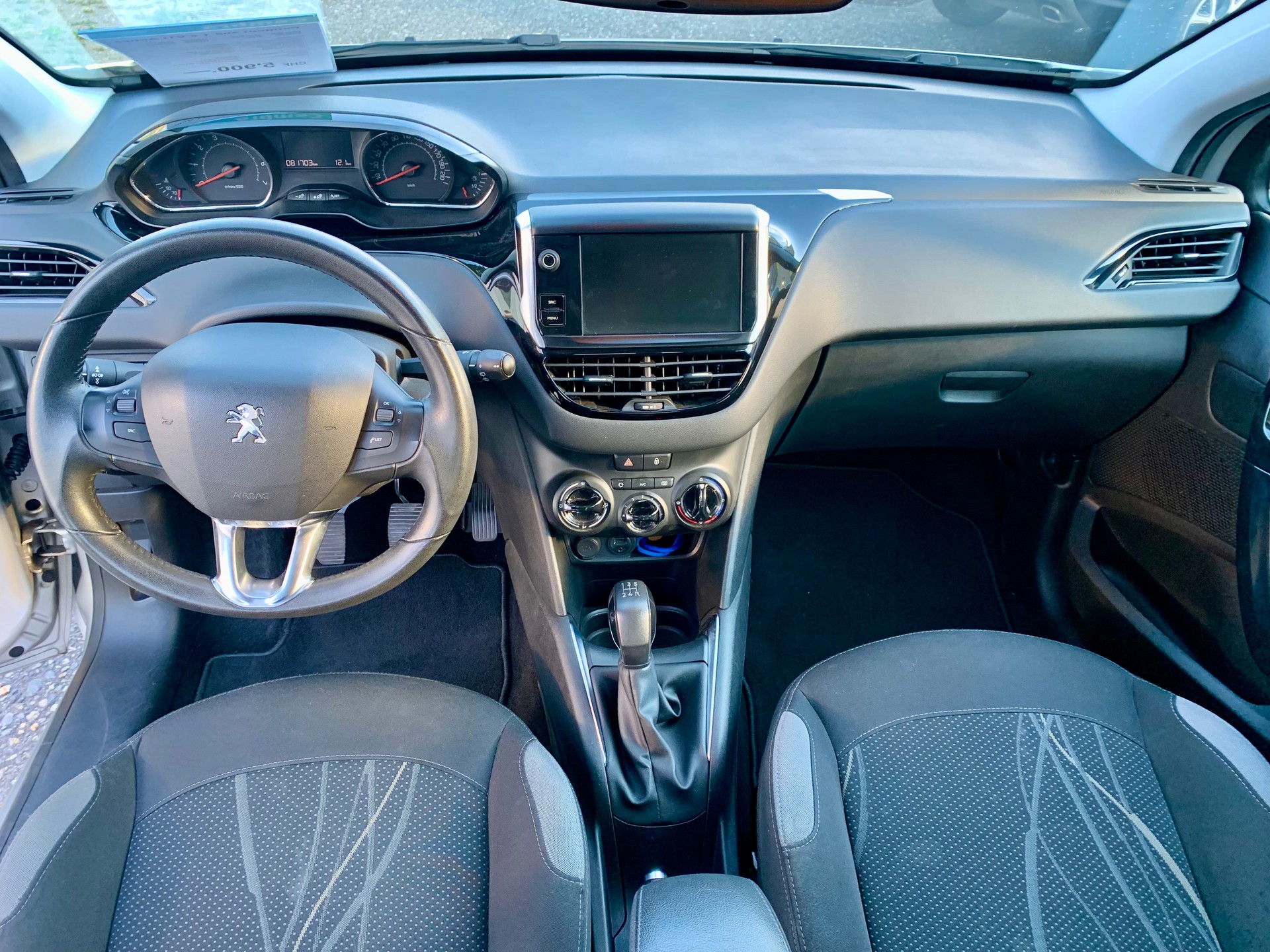PEUGEOT 208 1.2 VTI Active-image-6