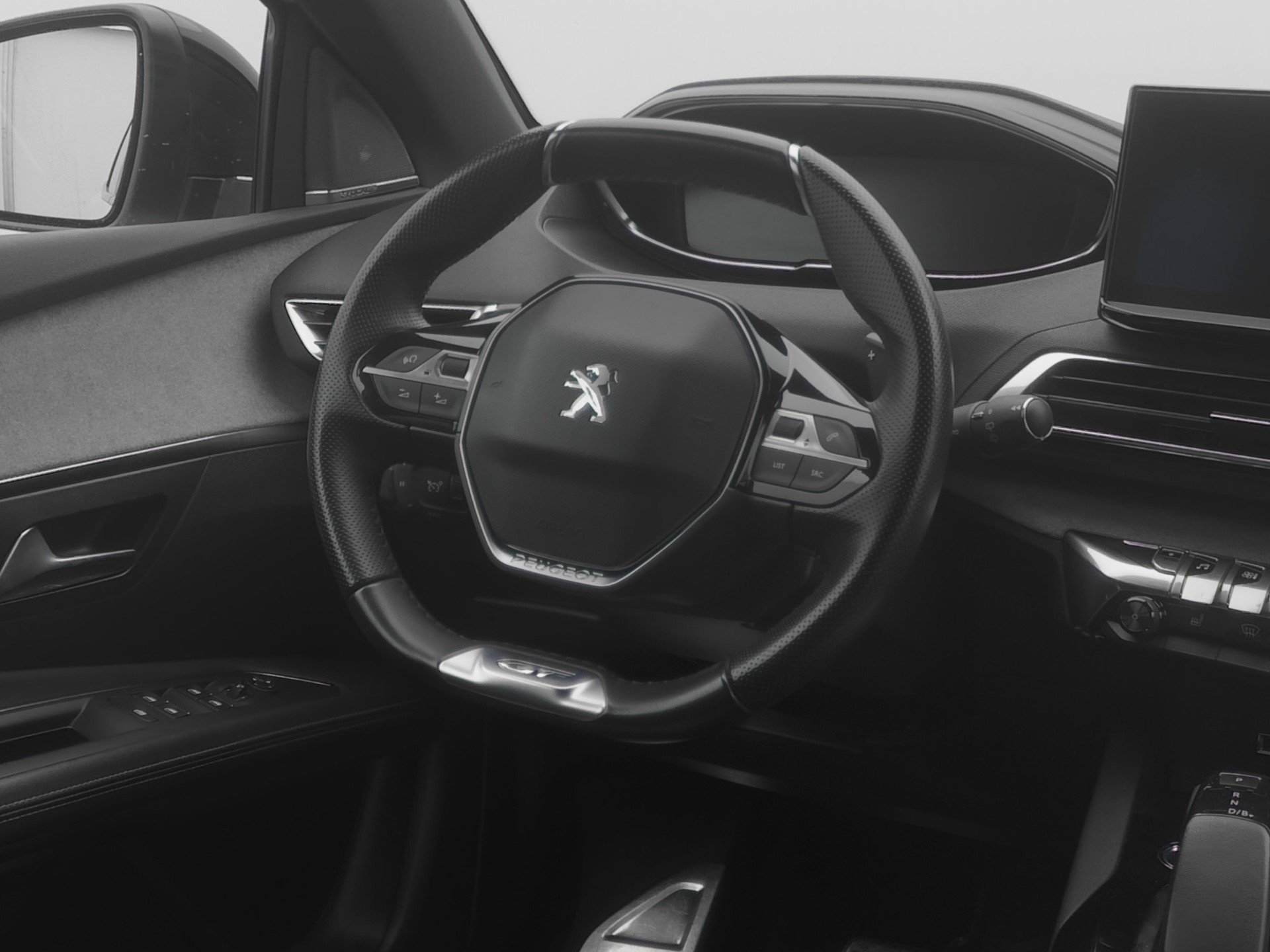 PEUGEOT 3008 300e Hybrid4 GT Pack EAT8-image-7