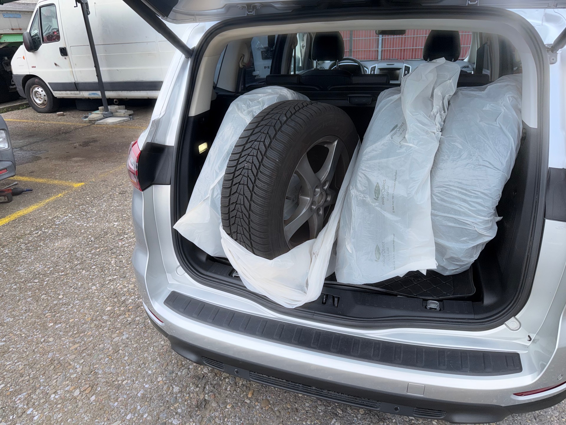 FORD S-Max 2.0 SCTi Titanium Automat-image-11