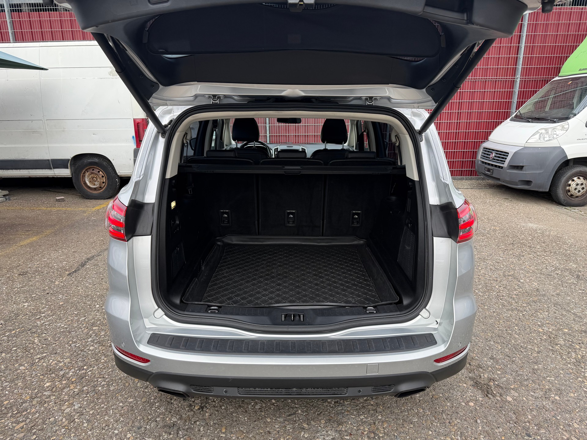 FORD S-Max 2.0 SCTi Titanium Automat-image-10