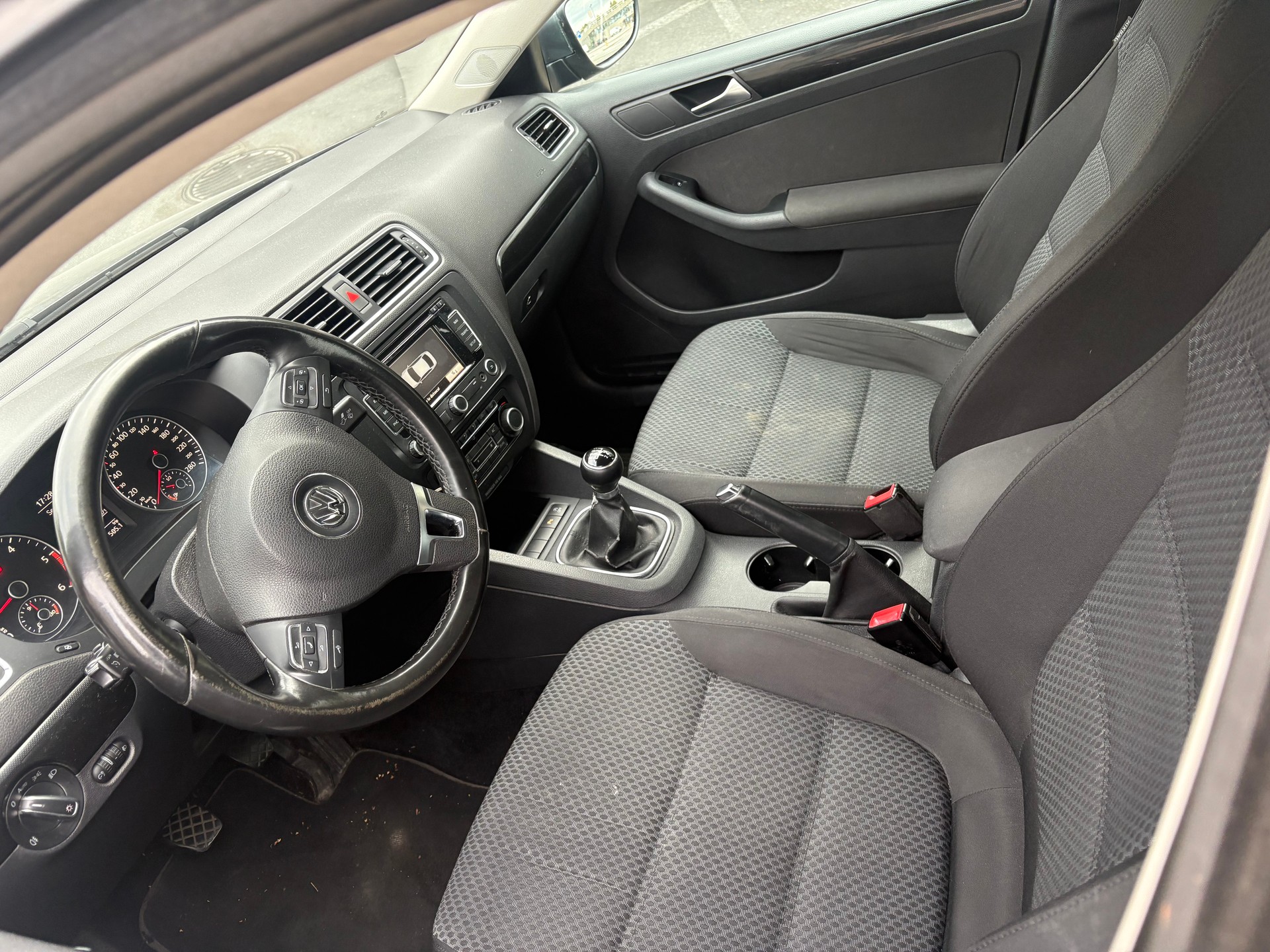 VW Jetta 1.6 TDI BlueMotion Technology Comfortline-image-8