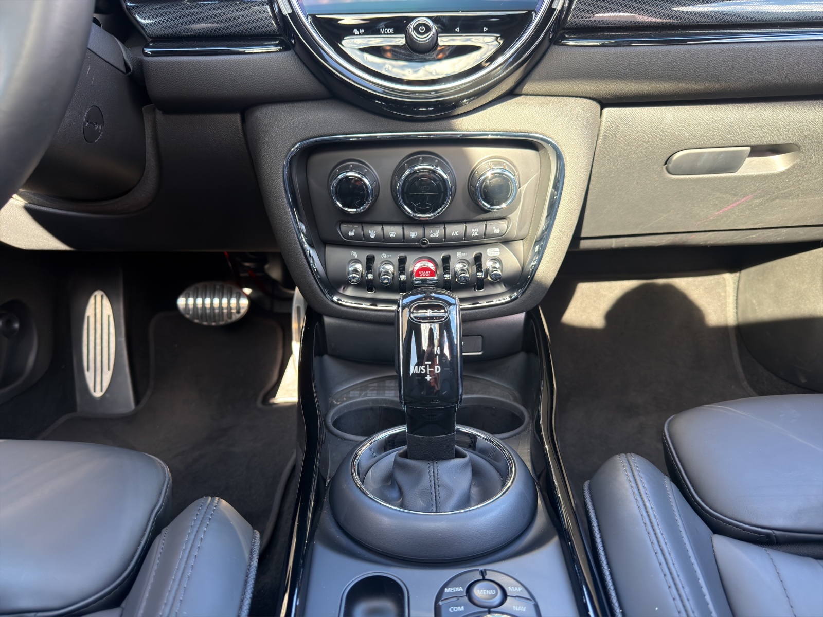 MINI Clubman F54 2.0i John Cooper Works ALL4-image-17