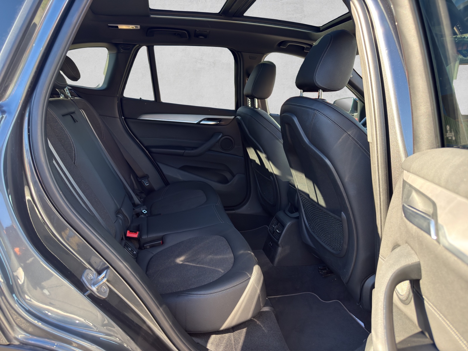 BMW X1 xDrive 20d Sport Line Steptronic-image-17