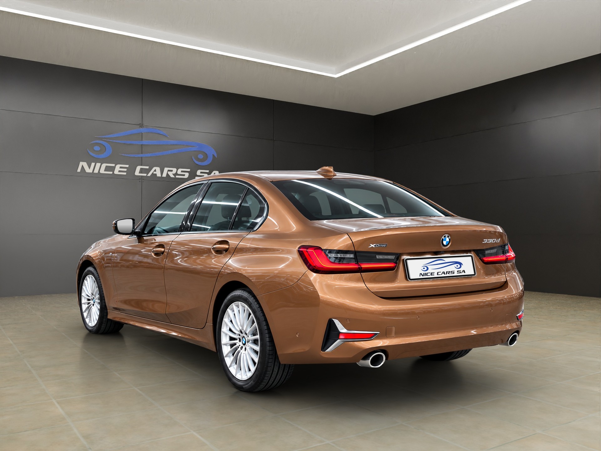 BMW 330d xDrive Steptronic Luxury Line-image-5