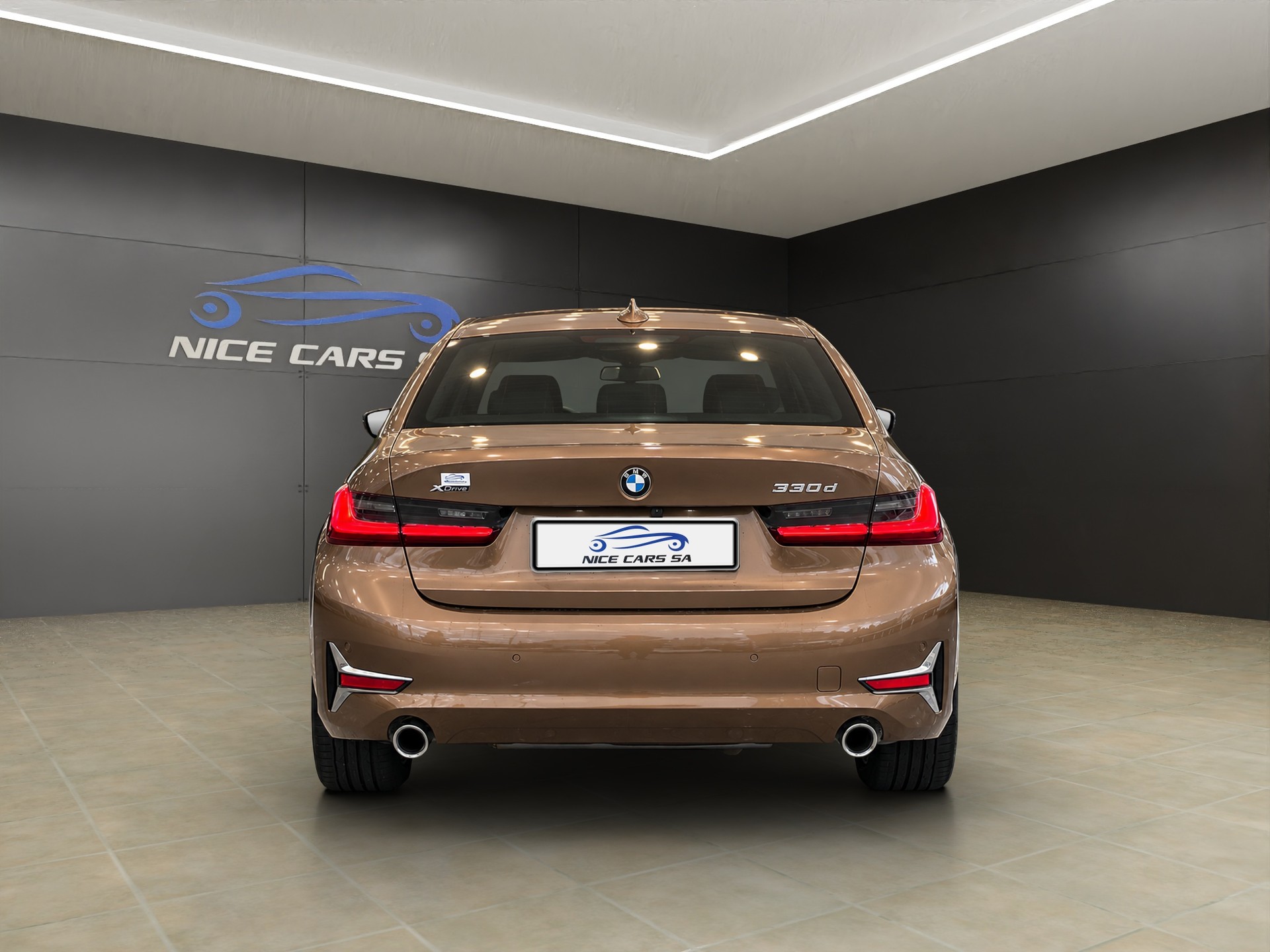 BMW 330d xDrive Steptronic Luxury Line-showroom-element-3