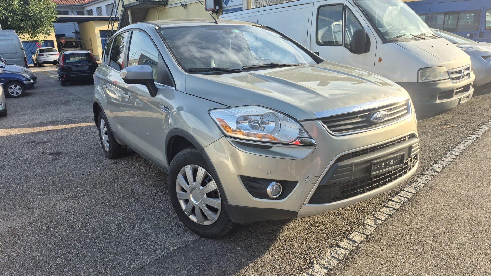 FORD Kuga 2.5 Turbo Titanium 4WD-image-3