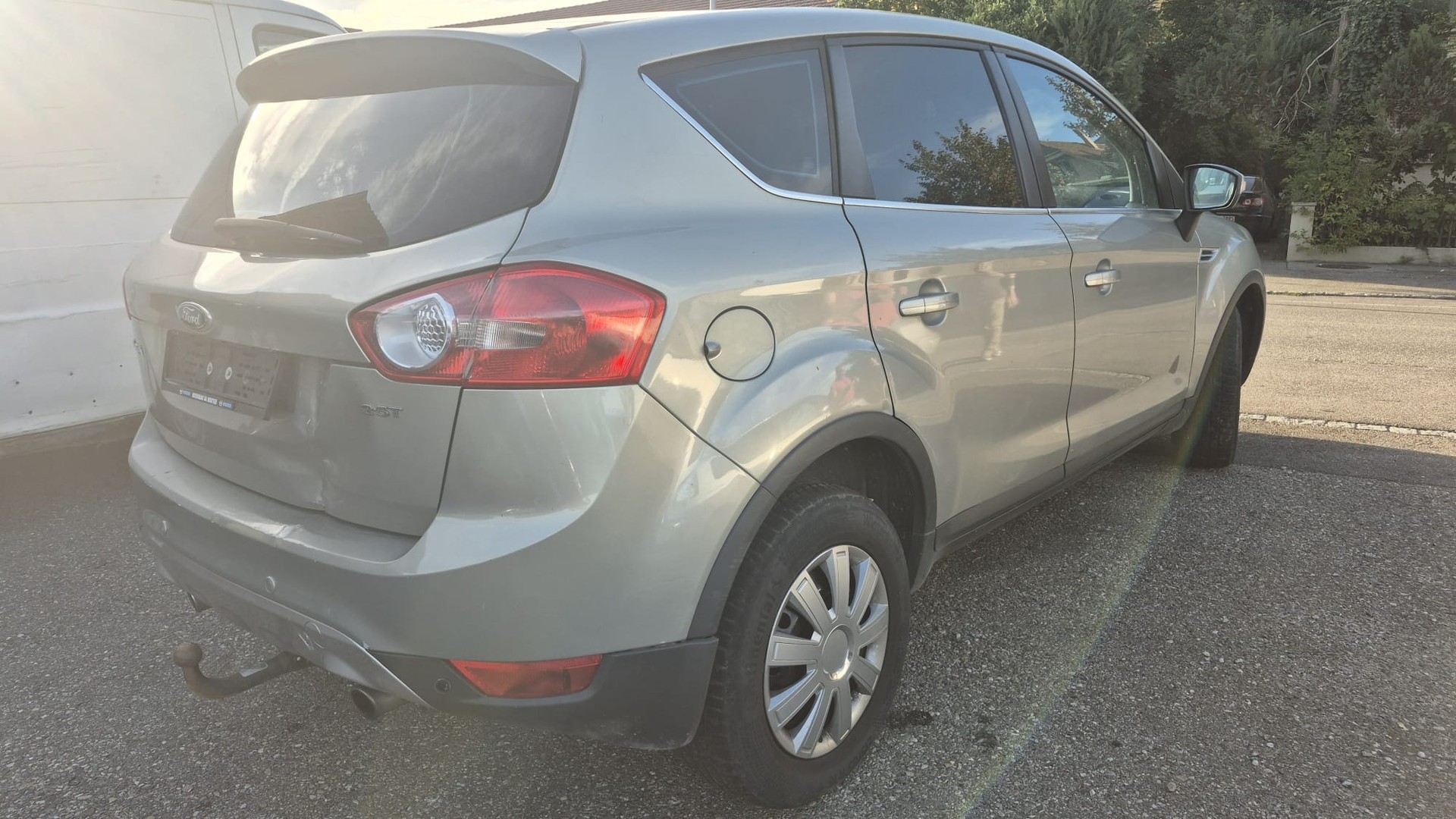 FORD Kuga 2.5 Turbo Titanium 4WD-image-2