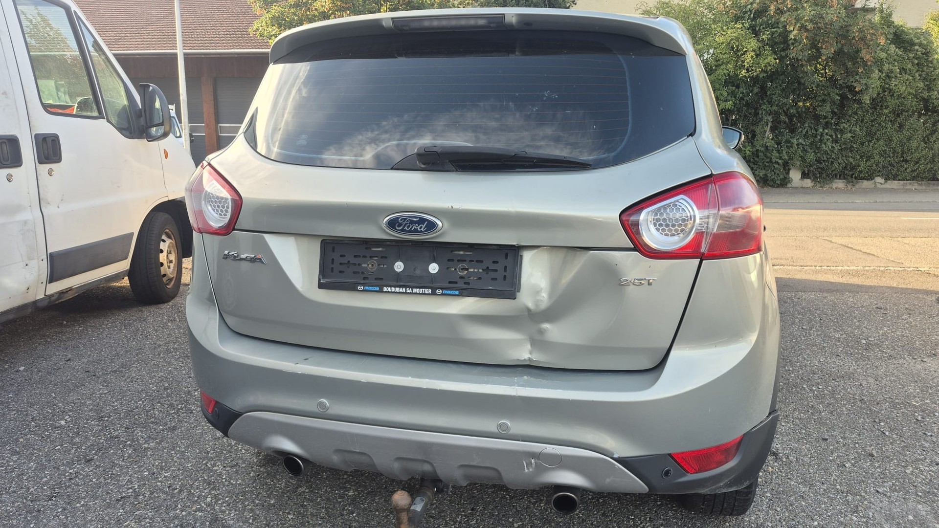 FORD Kuga 2.5 Turbo Titanium 4WD-image-4