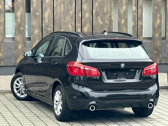 BMW 218d xDrive Active Tourer Steptronic-image-12