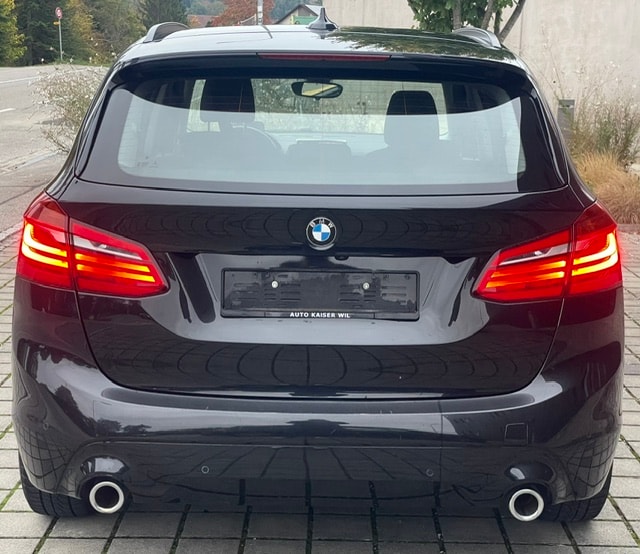 BMW 218d xDrive Active Tourer Steptronic-image-9