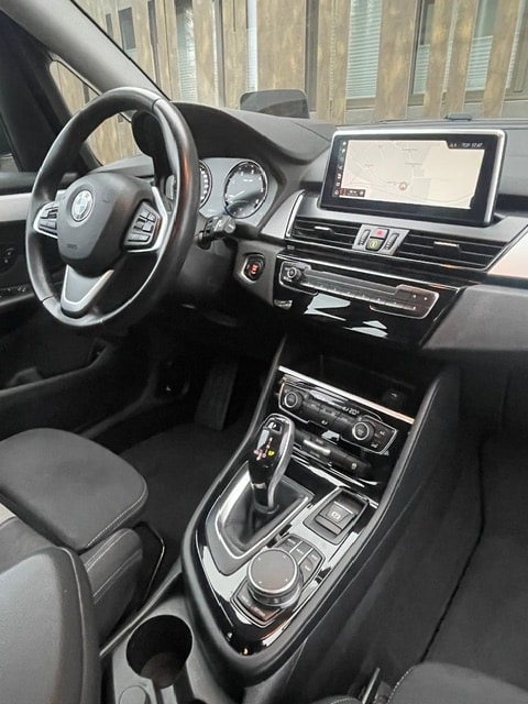 BMW 218d xDrive Active Tourer Steptronic-image-25