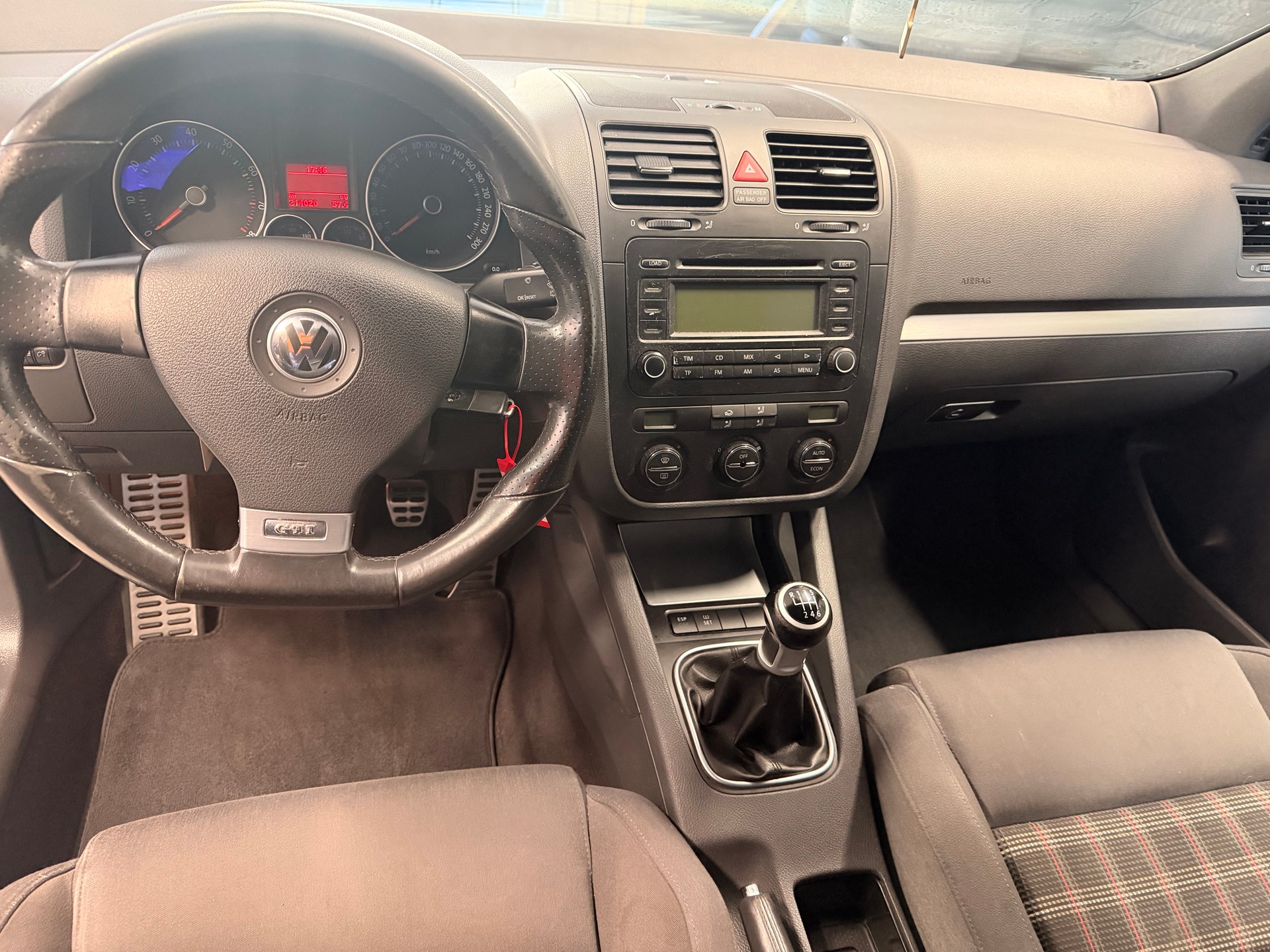 VW GTI-image-4