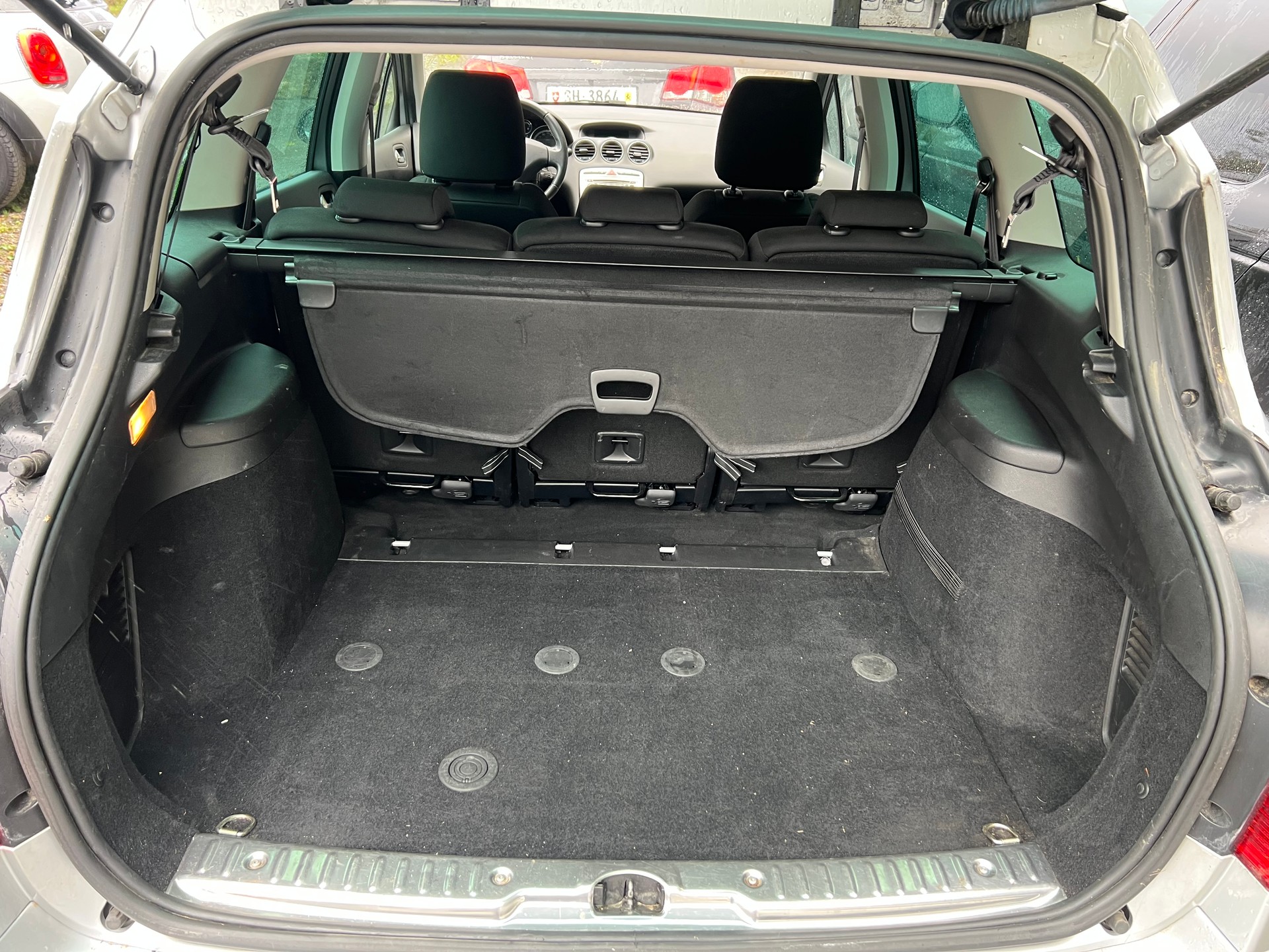 PEUGEOT 308 SW 2.0 HDI Sport Automatic-image-9
