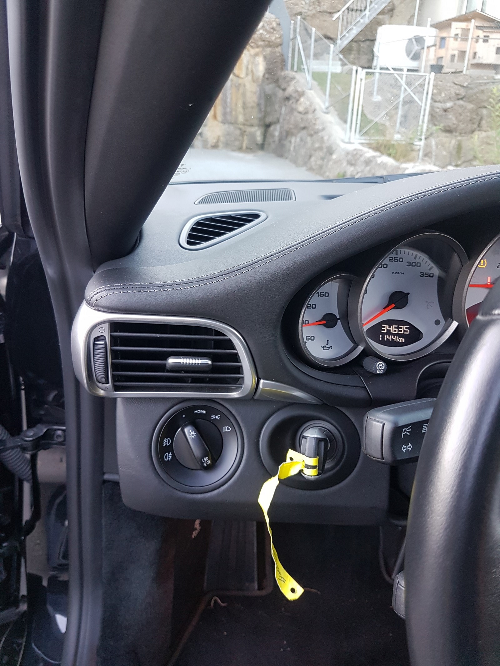PORSCHE 911 Turbo-image-7