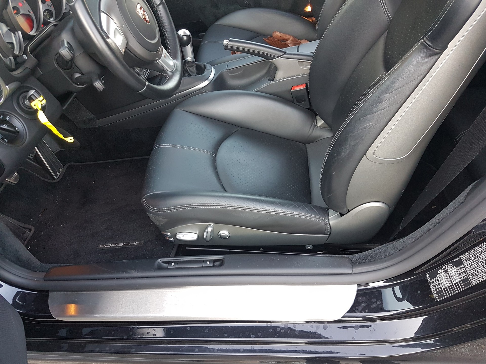PORSCHE 911 Turbo-image-5