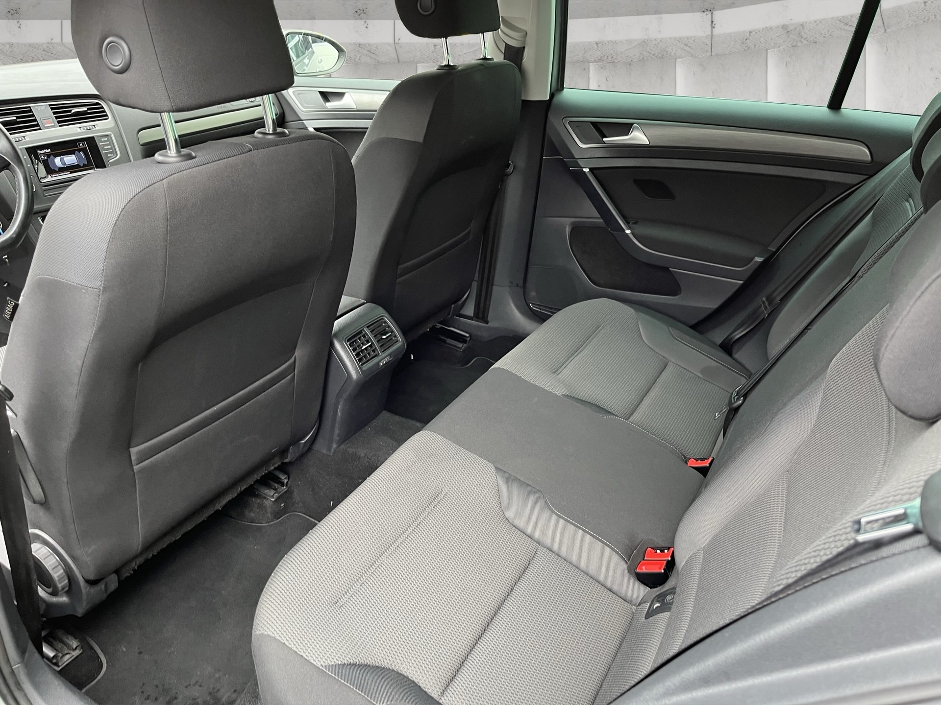 VW GOLF-image-6