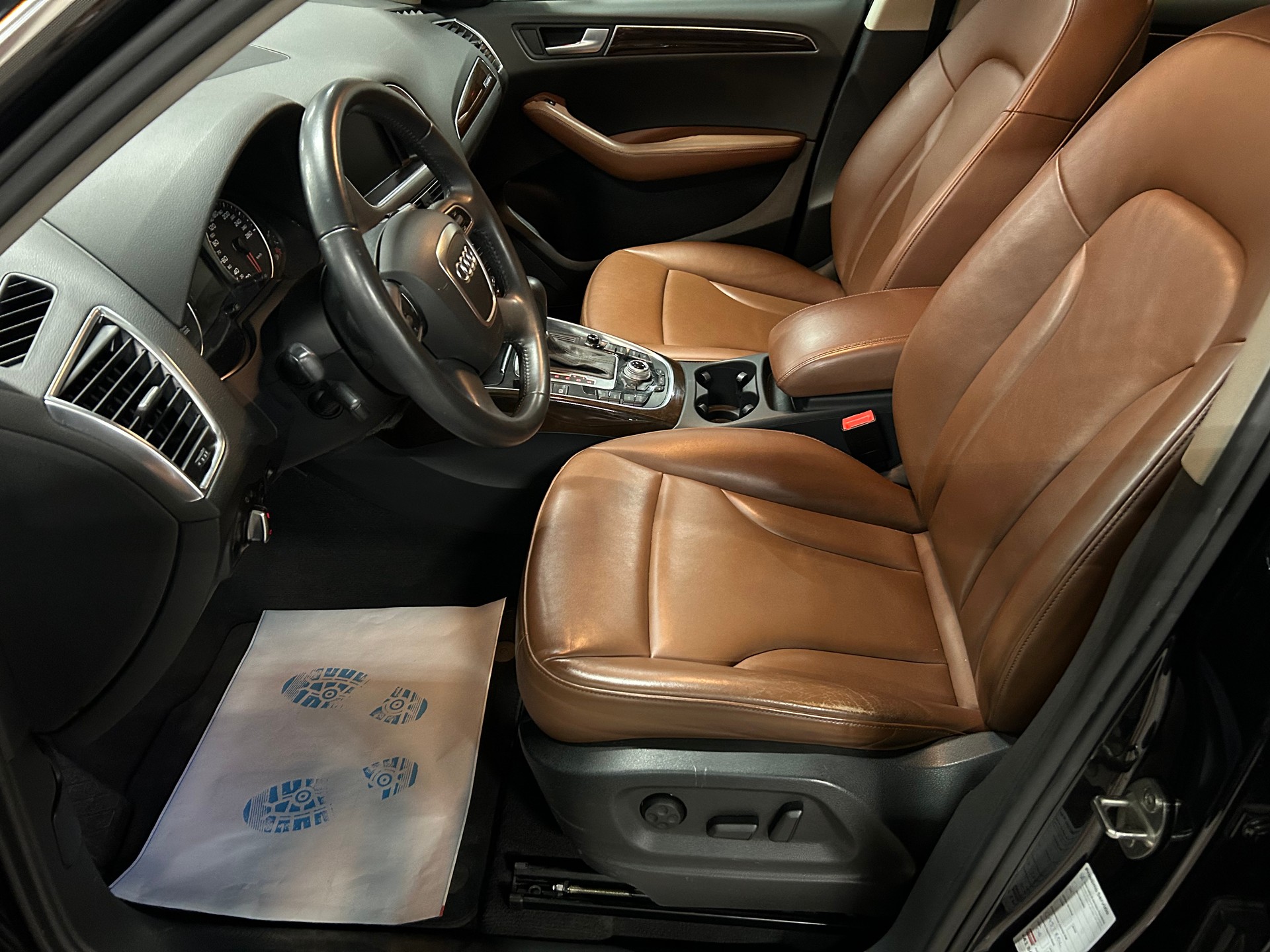 AUDI Q5 2.0 TFSI quattro S-tronic-image-9