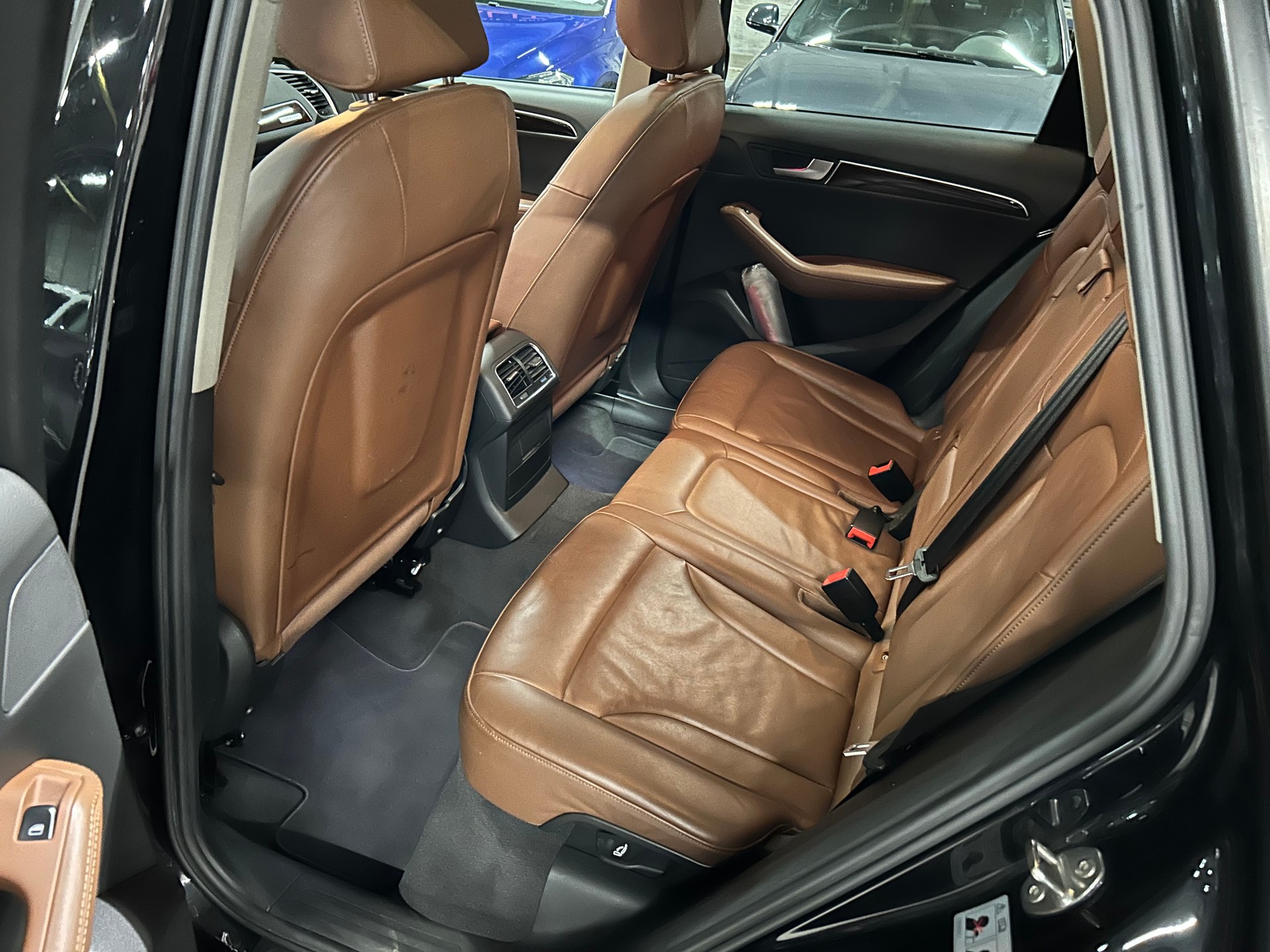 AUDI Q5 2.0 TFSI quattro S-tronic-image-12