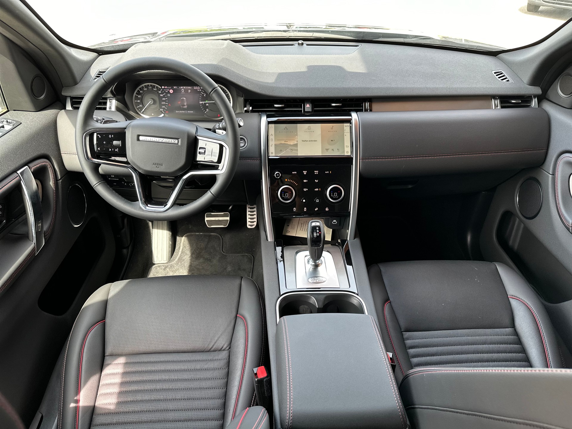 LAND ROVER Discovery Sport R Dyn P200 2.0 Si4 MHEV SE AT9-image-15
