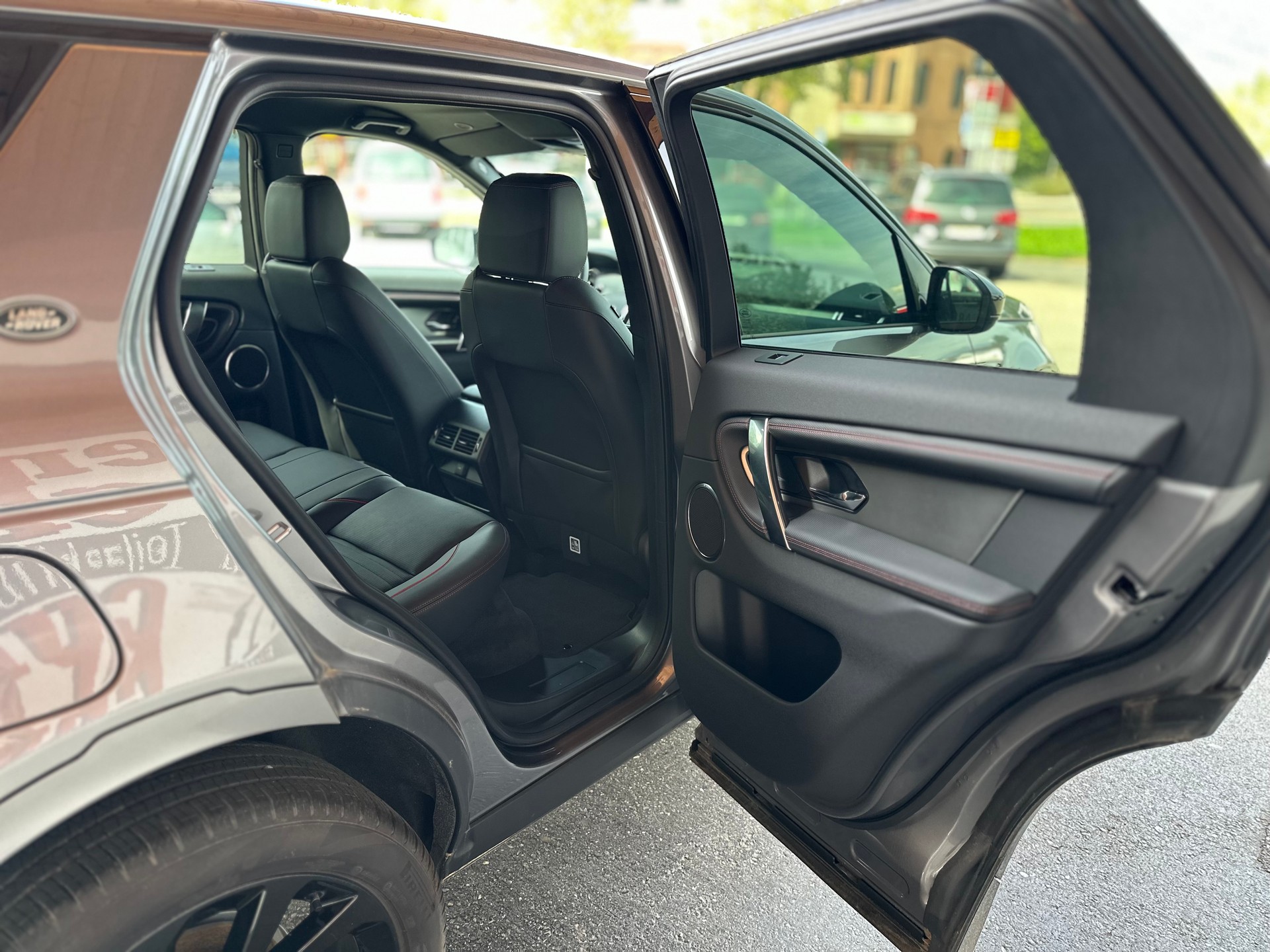 LAND ROVER Discovery Sport R Dyn P200 2.0 Si4 MHEV SE AT9-image-10