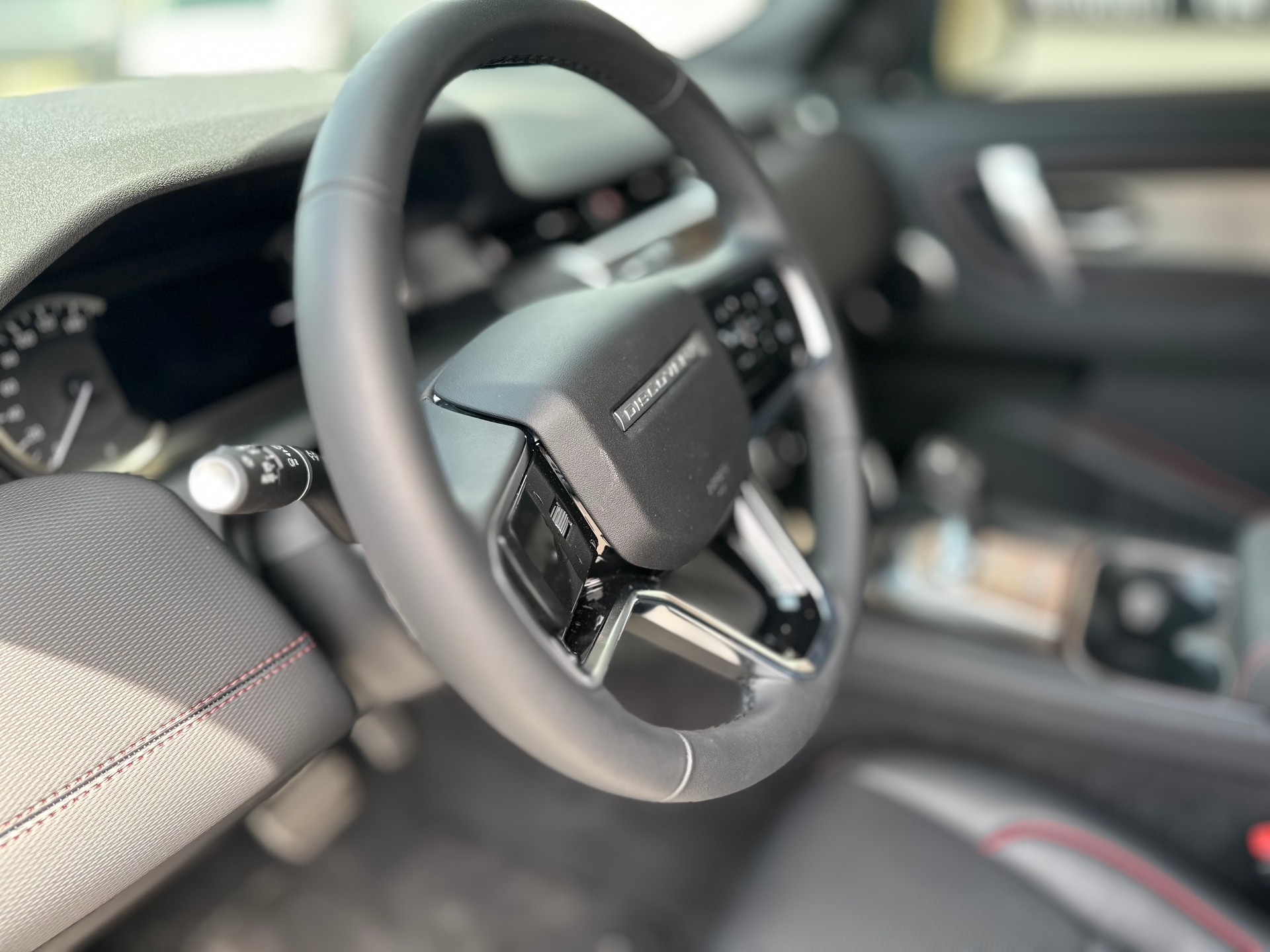 LAND ROVER Discovery Sport R Dyn P200 2.0 Si4 MHEV SE AT9-image-8
