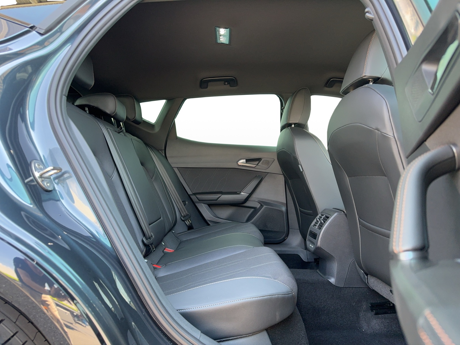 CUPRA Formentor 1.5 eTSI DSG-image-5