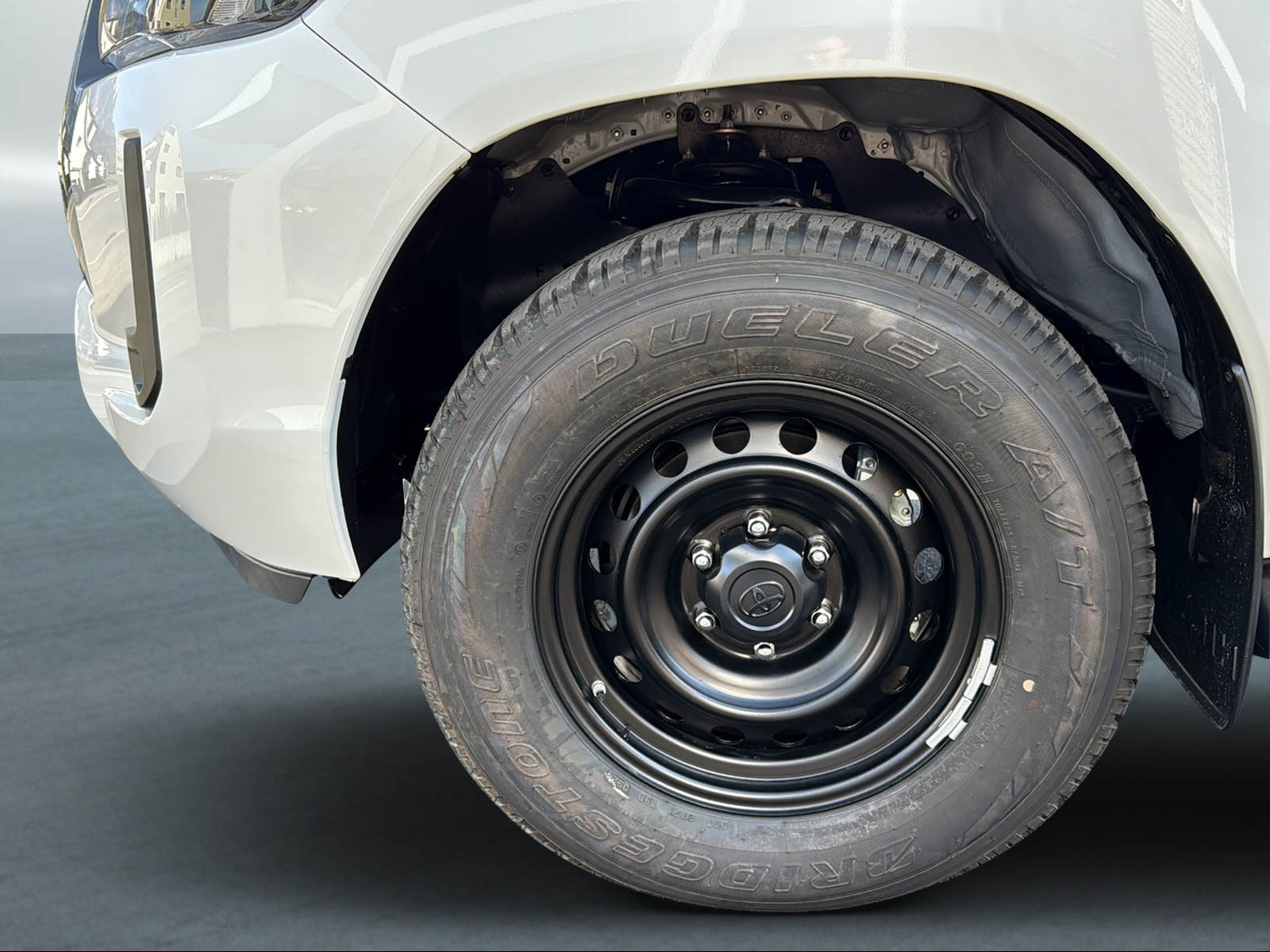 TOYOTA Hilux 2.8d Comfort Doppel Cab 4x4-image-9