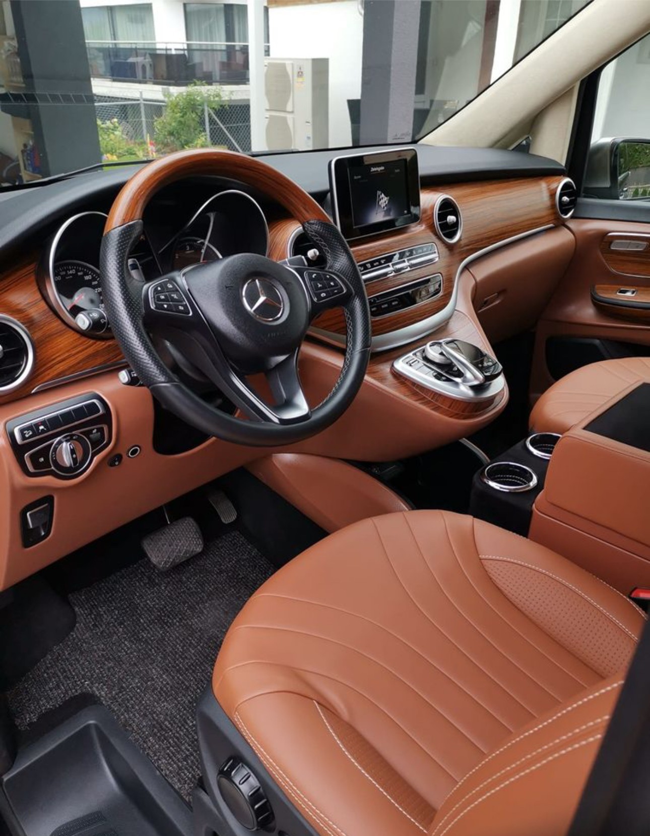 MERCEDES-BENZ V 250-image-2