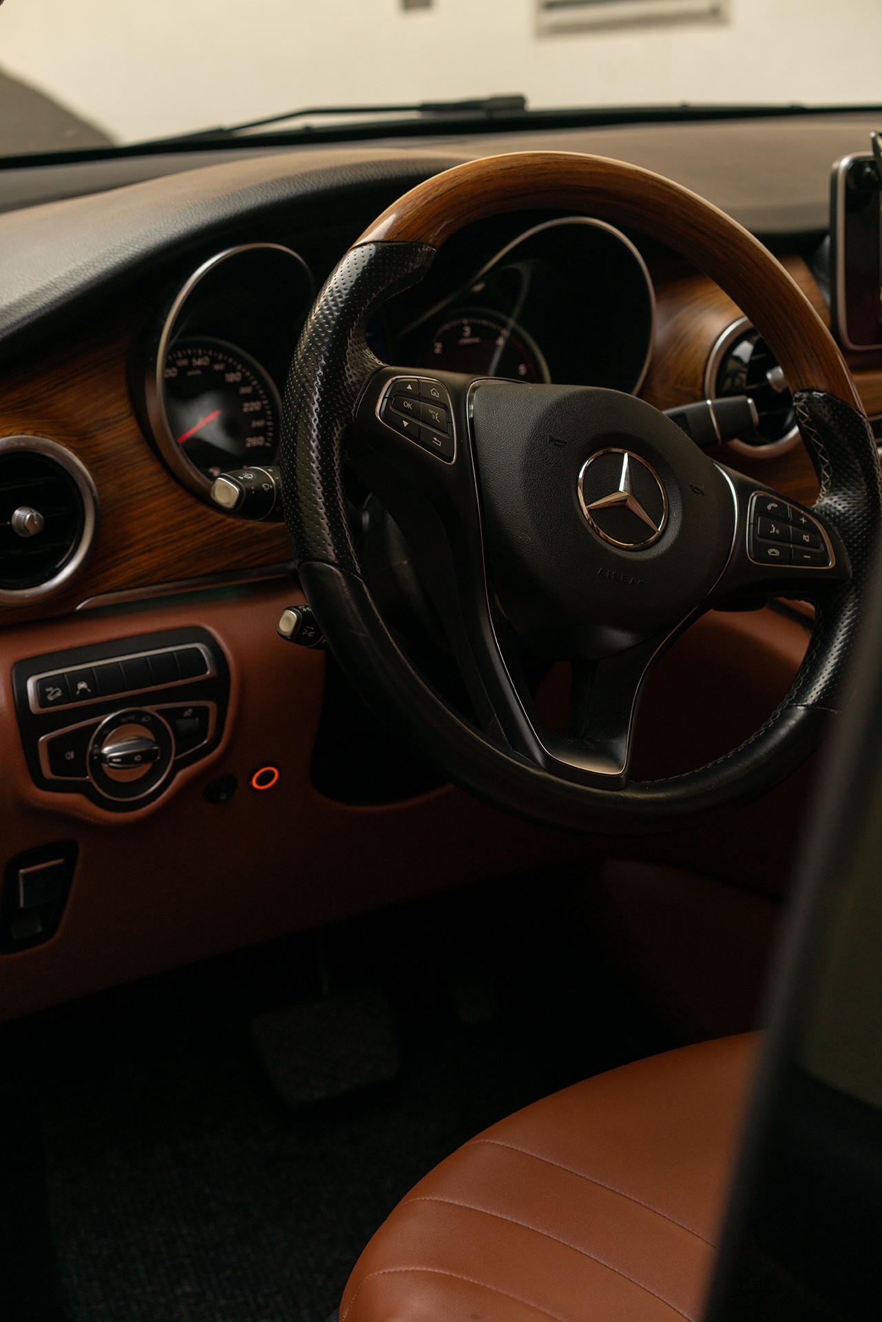 MERCEDES-BENZ V 250-image-5