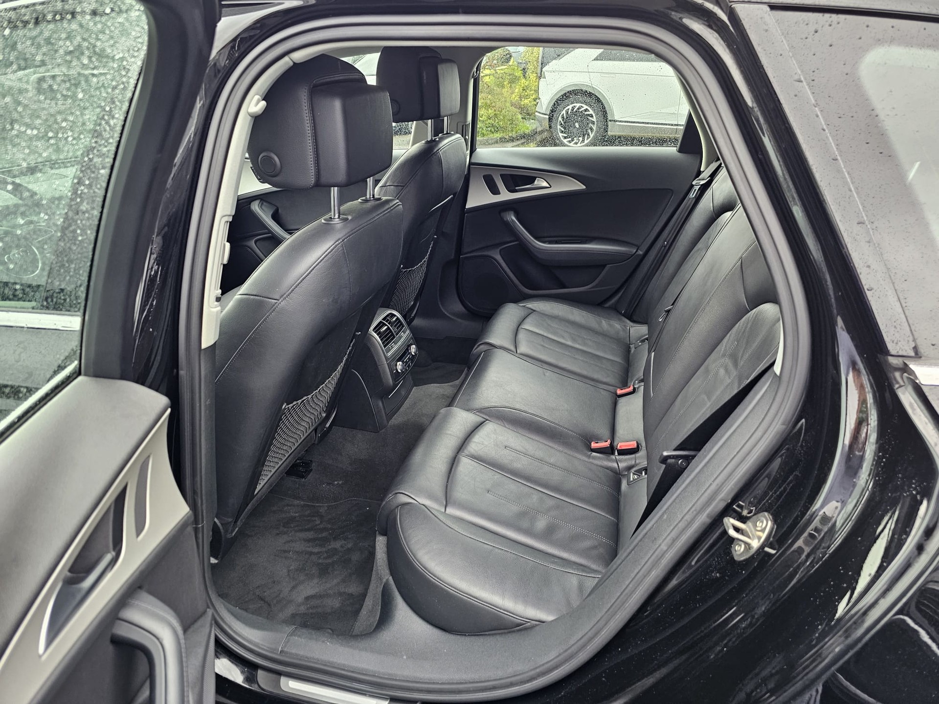 AUDI A6 Avant 3.0 TDI V6 Attraction quattro S-tronic-image-10