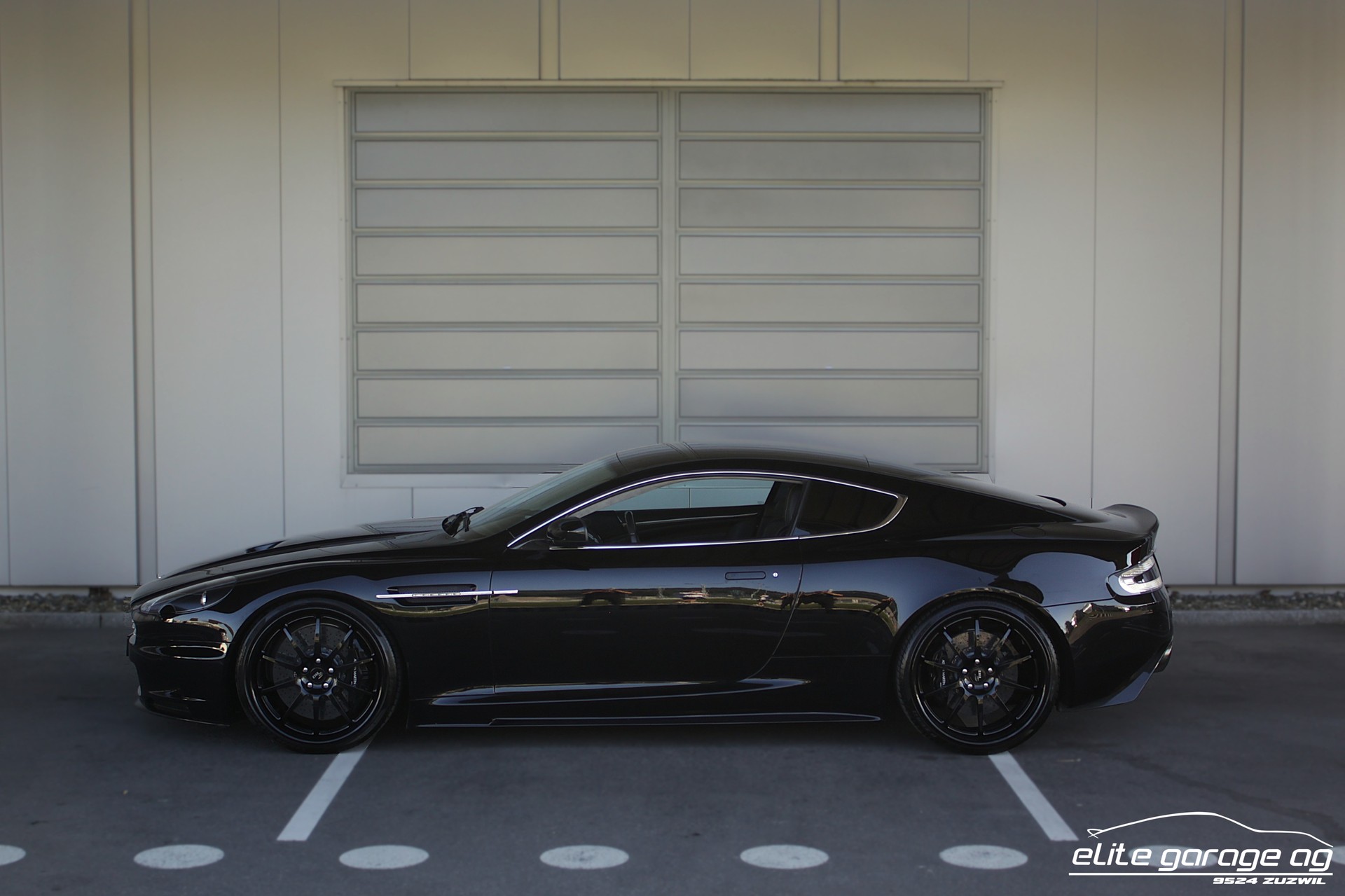 ASTON MARTIN DBS Coupé HANDSCHALTER MANSORY-image-1