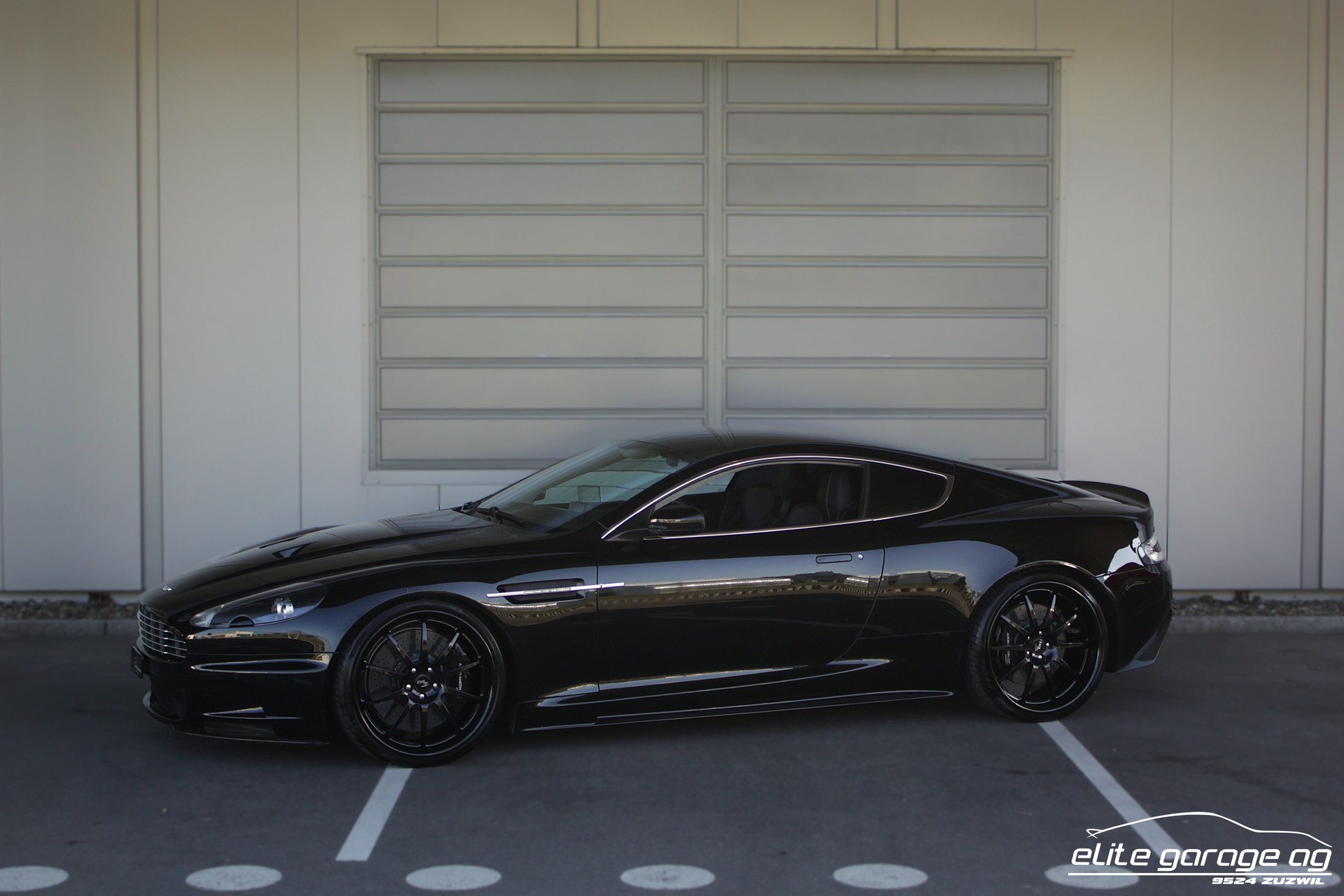 ASTON MARTIN DBS Coupé HANDSCHALTER MANSORY-image-0