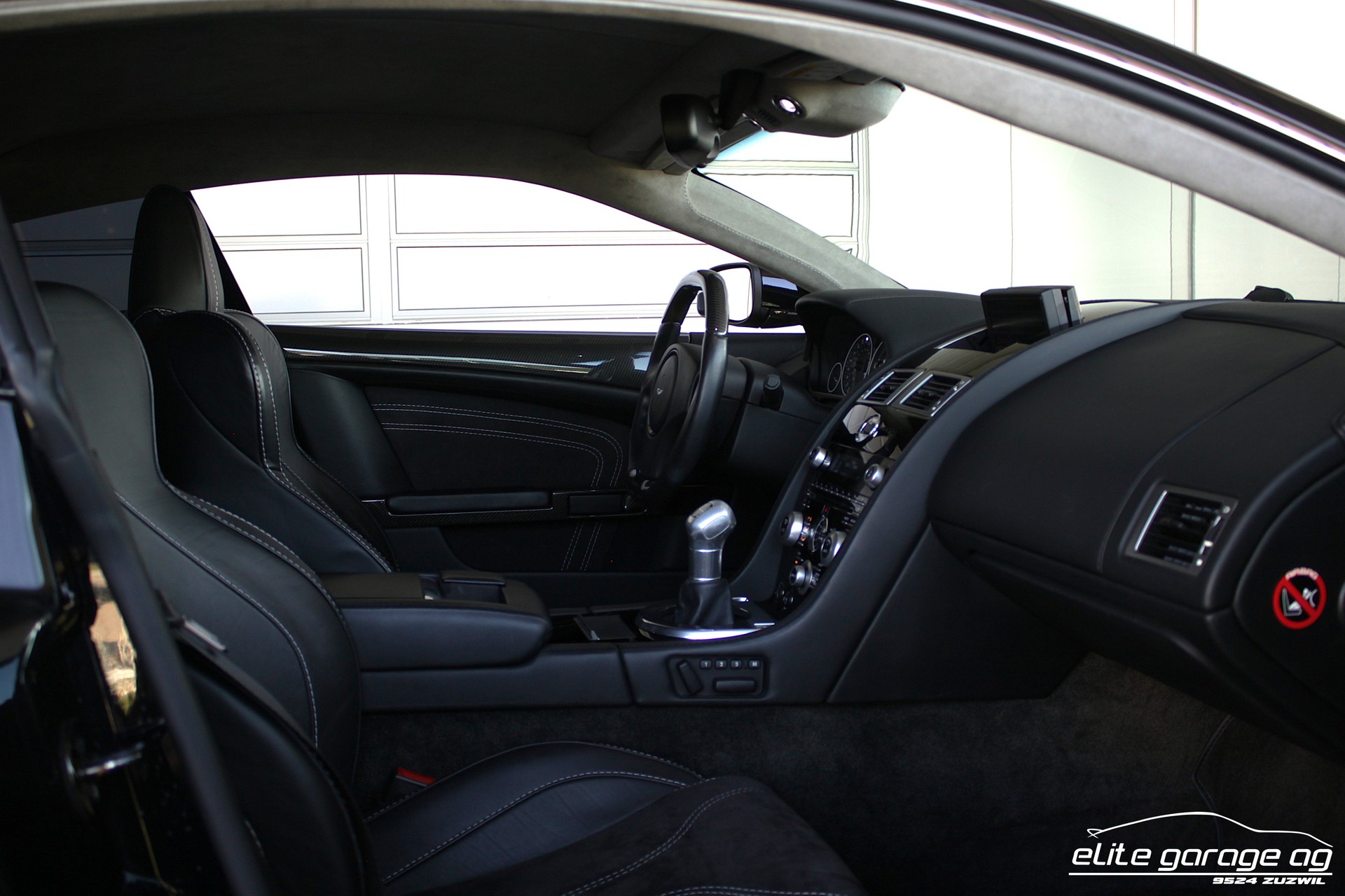 ASTON MARTIN DBS Coupé HANDSCHALTER MANSORY-image-15