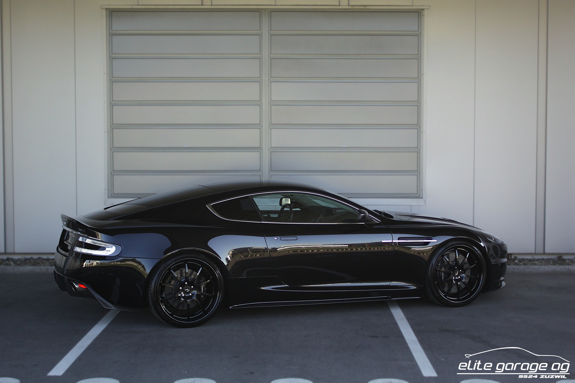 ASTON MARTIN DBS Coupé HANDSCHALTER MANSORY-image-4