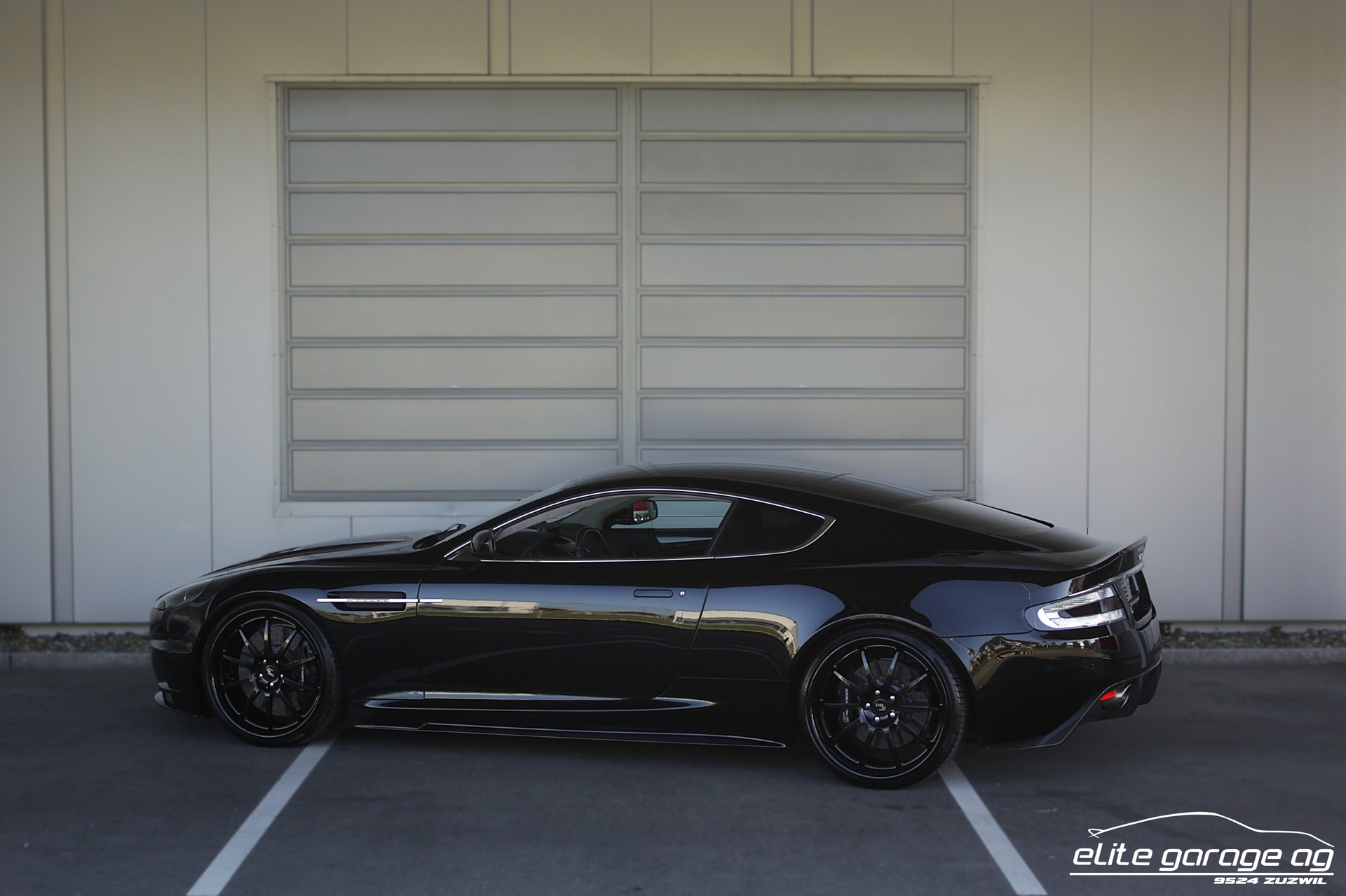 ASTON MARTIN DBS Coupé HANDSCHALTER MANSORY-image-2