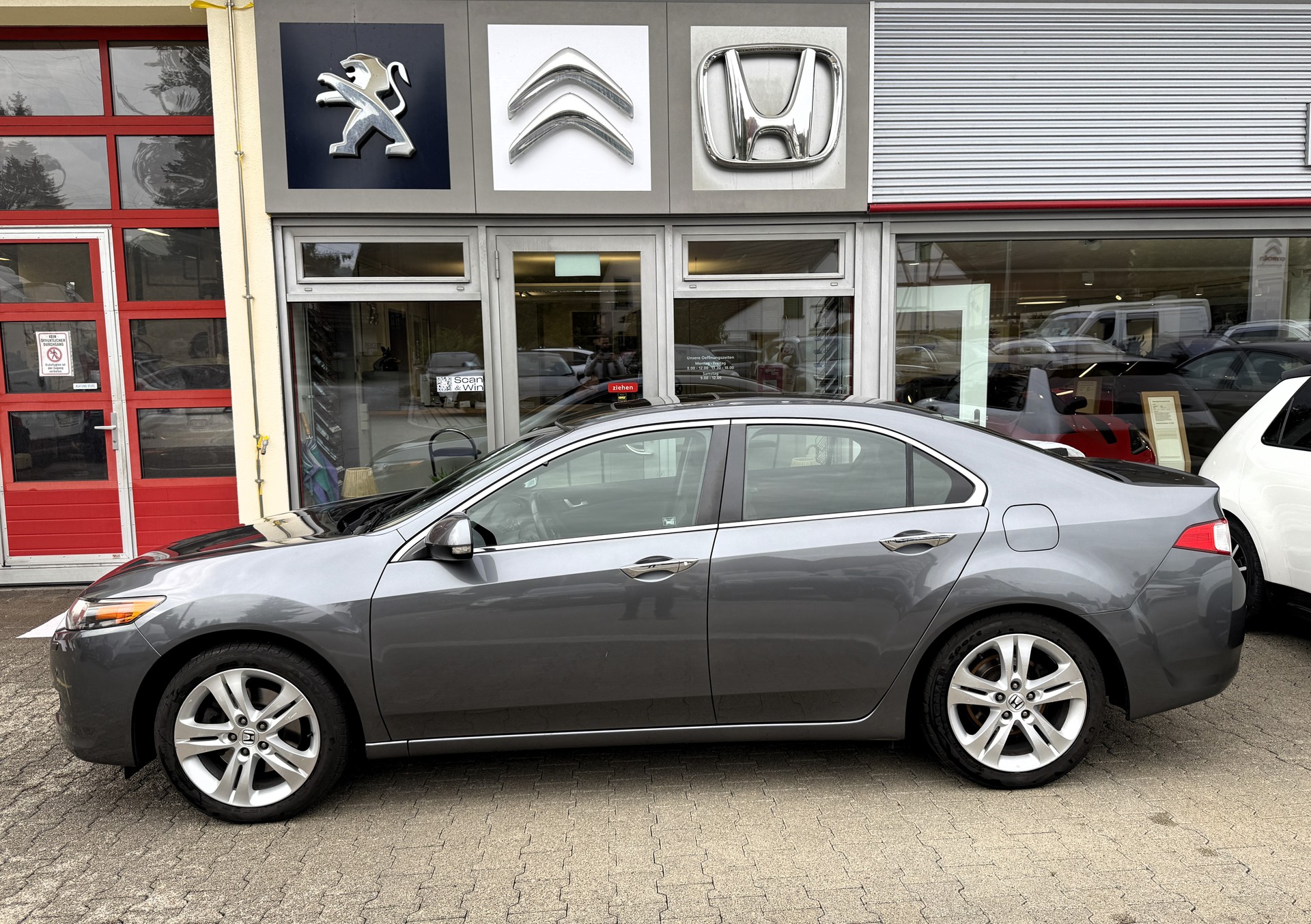 HONDA Accord 2.4i 16V Executive Automatic-image-4